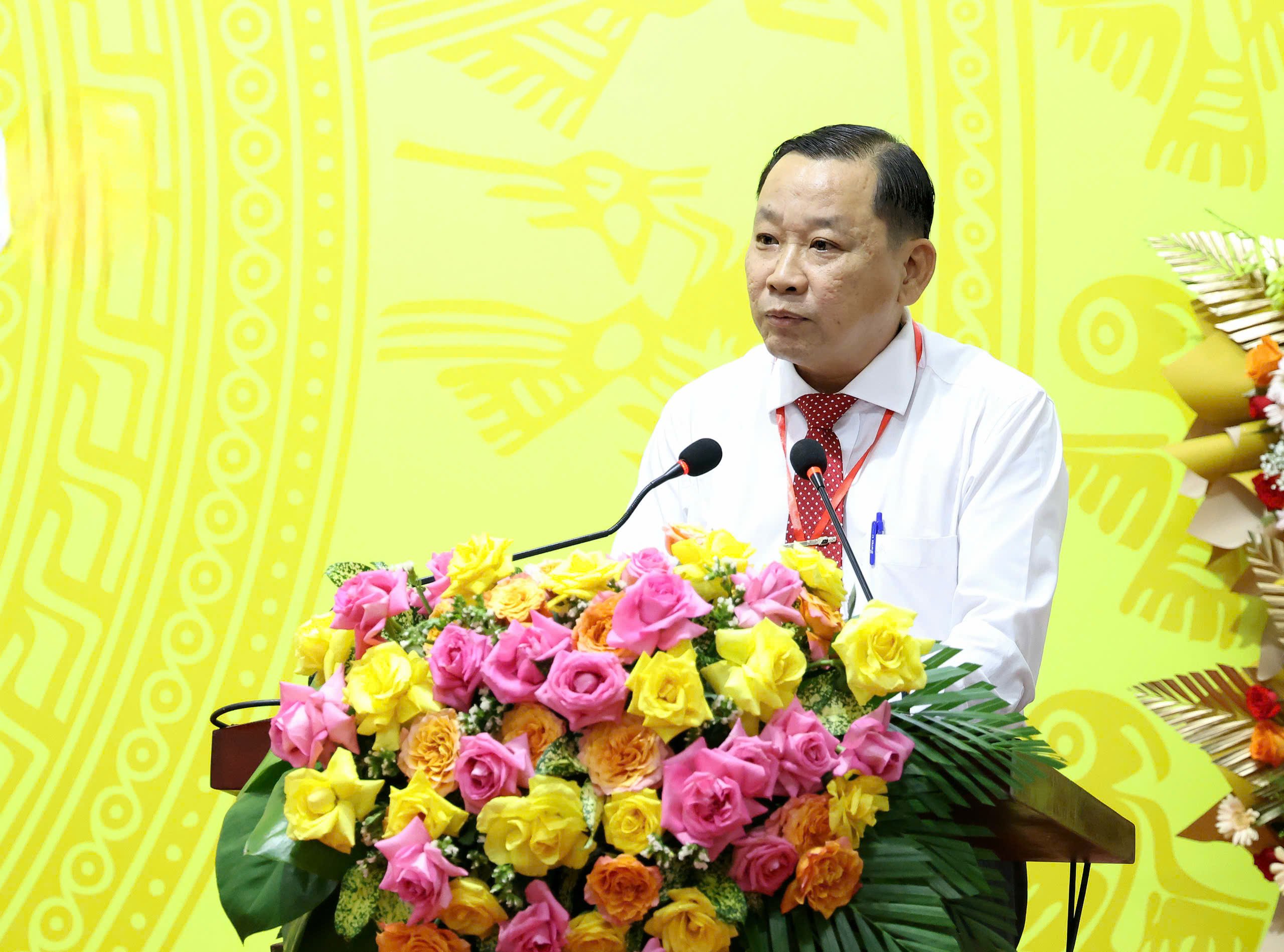 Ông Trần Tiến Dũng - Chủ tịch Ủy ban MTTQVN phường Cái Khế phát biểu tham luận tại Đại hội.