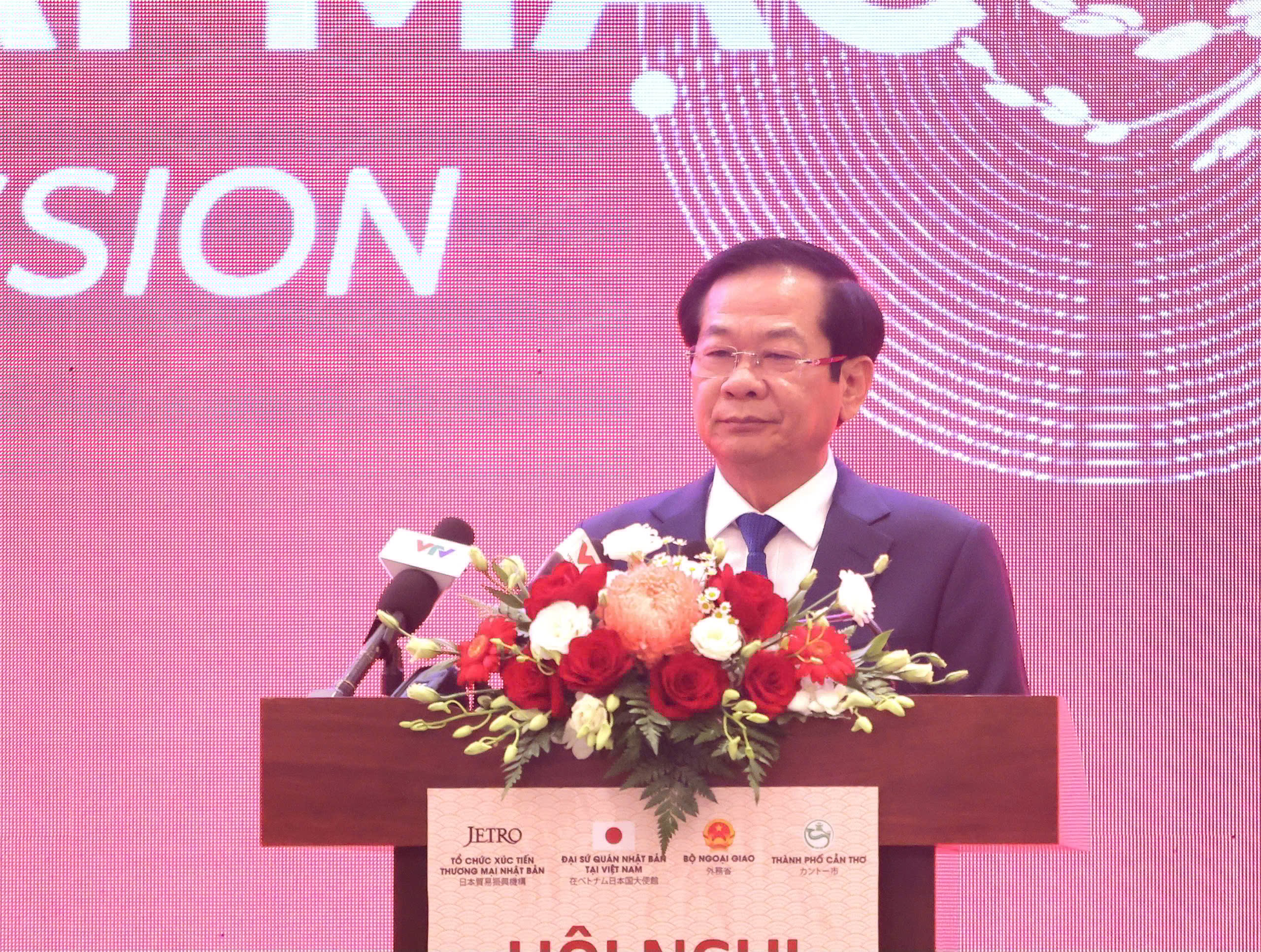 Ông Ðỗ Thanh Bình - Ủy viên BCH Trung ương Ðảng, Bí thư Thành ủy Cần Thơ phát biểu chào mừng hội nghị.