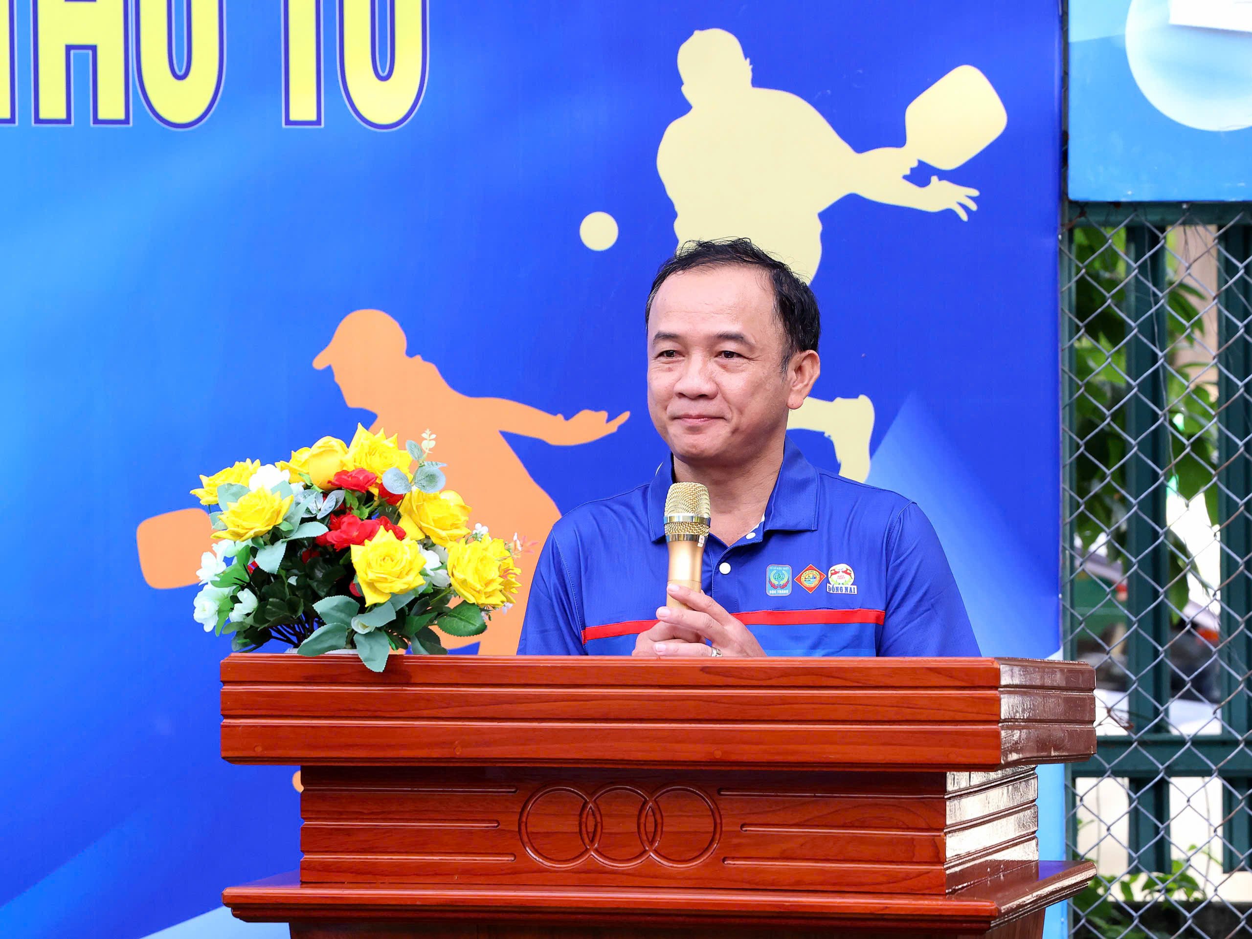 Ông Lê Minh Huy - Phó Giám đốc Công ty TNHH NN MTV XSKT Cần Thơ phát biểu tại lễ khai mạc hội thao.