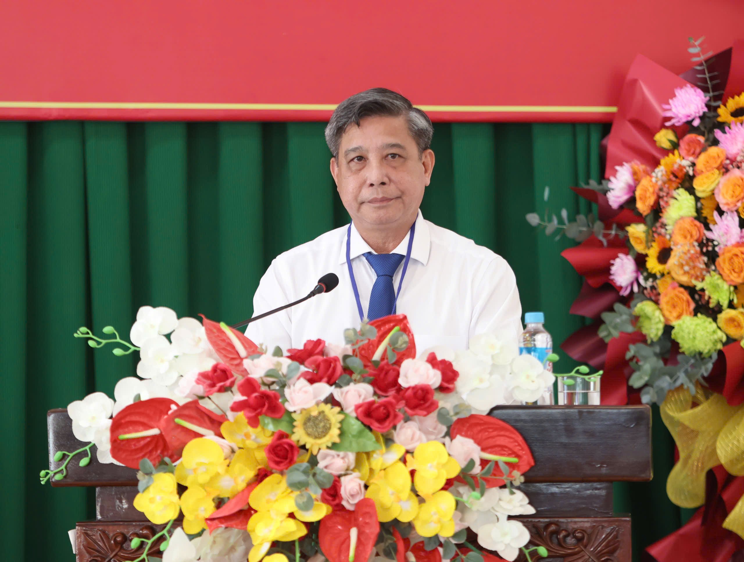 Ông Ðồng Văn Thanh - Phó Bí thư Thường trực Thành ủy, Chủ tịch HÐND thành phố, Bí thư Ðảng ủy Các cơ quan Ðảng thành phố phát biểu chỉ đạo tại Đại hội.