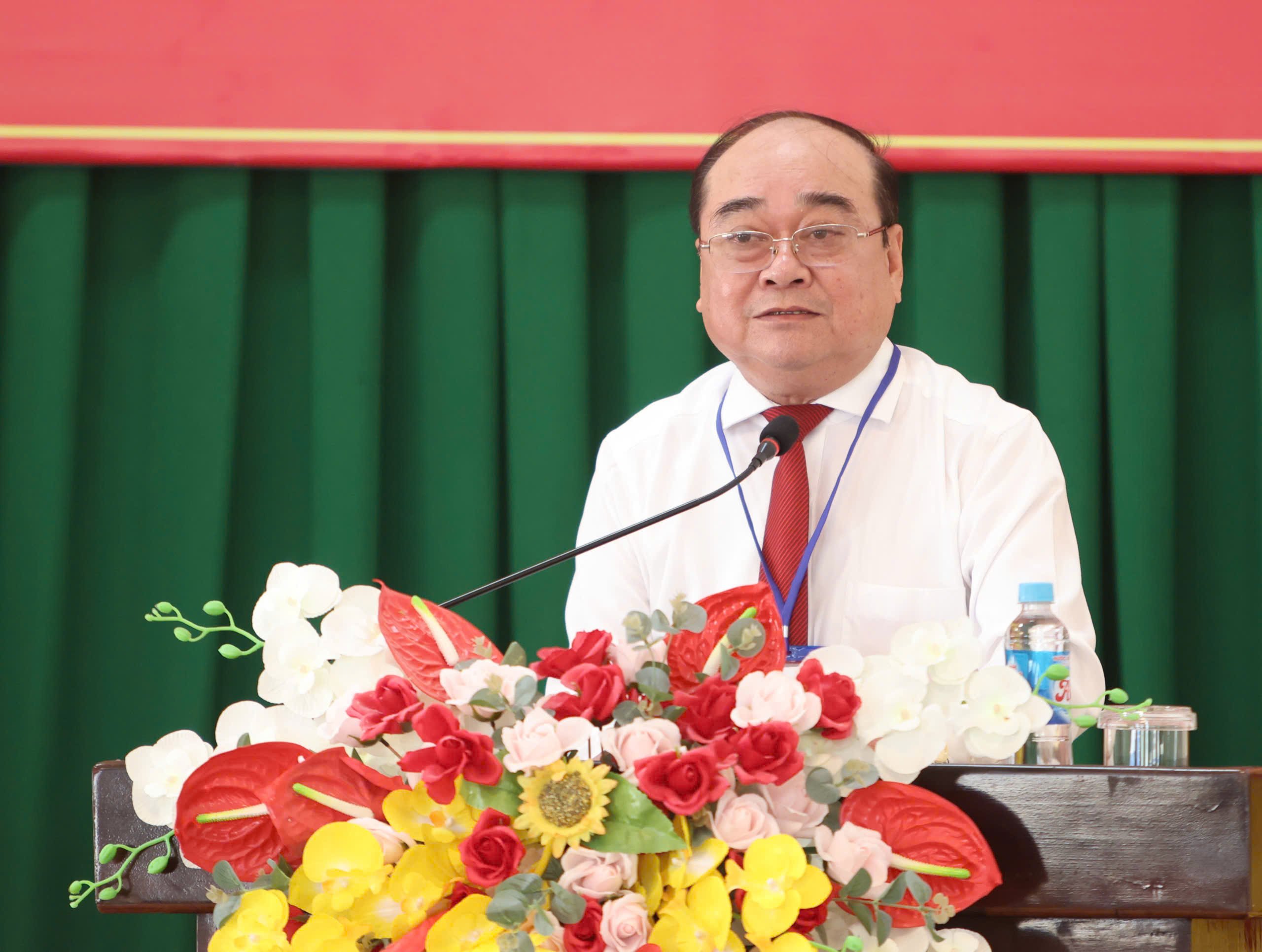 Ông Trần Văn Chính - Phó Chủ tịch Thường trực Ủy ban Mặt trận Tổ quốc Việt Nam TP. Cần Thơ phát biểu khai mạc Đại hội.