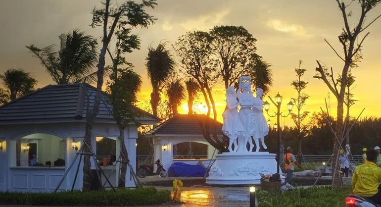 Giữa thành phố Thiên niên kỷ T&T City Millennia, một Venice thu nhỏ đã được tái hiện với những hạng mục ấn tượng.