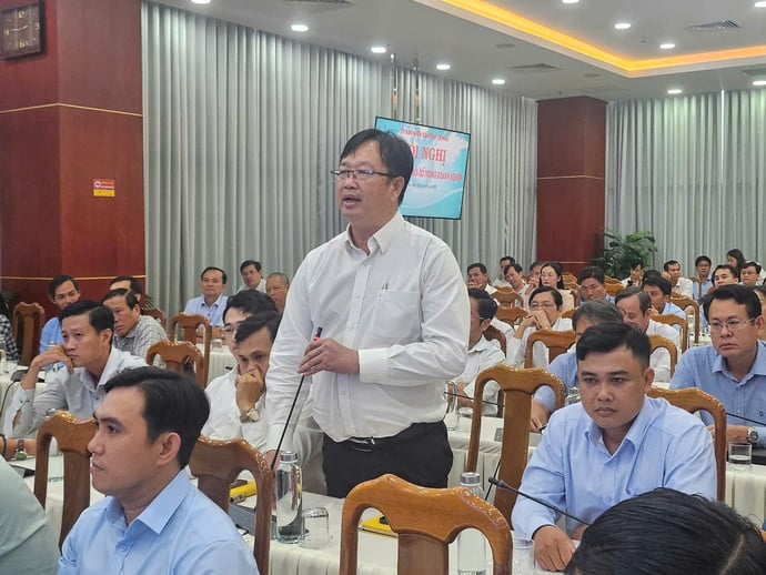 Các doanh nghiệp chia sẻ về việc Chuyển đổi số tại Hội nghị.