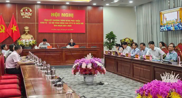 Quang cảnh tại điểm cầu tỉnh Cà Mau.