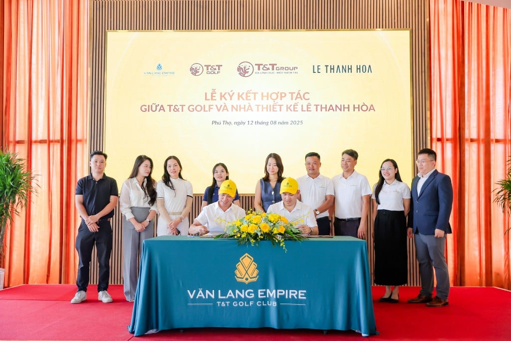 Ông Nhữ Văn Hoan - Tổng Giám đốc T&T Golf và Nhà thiết kế Lê Thanh Hòa tại lễ ký kết hợp tác