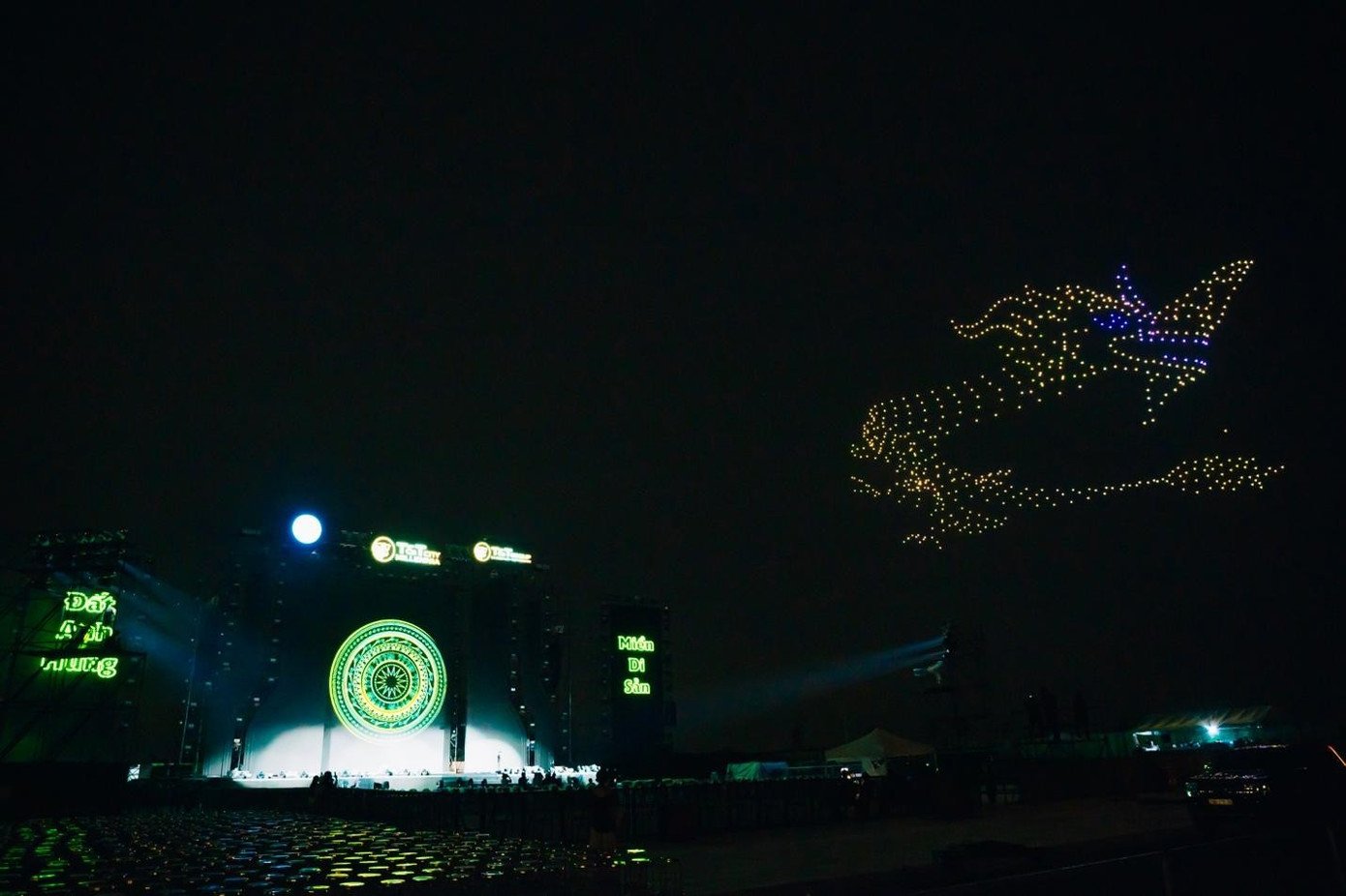 Màn trình diễn drone show ấn tượng tại buổi tổng duyệt. T&T City Millennia, thành phố Thiên niên kỷ phía Nam Sài Gòn mang trong mình khát vọng tiên phong khai mở như hành trình vĩ đại của nhà du hành Marco Polo trong lịch sử, nơi con người vượt qua ranh giới địa lý để kết nối các nền văn minh, thắp sáng tinh thần khám phá và giao thoa văn hóa. Lấy cảm hứng từ tinh thần đó, dự án cũng là một bản tuyên ngôn cho tầm nhìn dài hạn và triết lý phát triển bền vững của T&T Group tại vùng đất Tây Ninh.