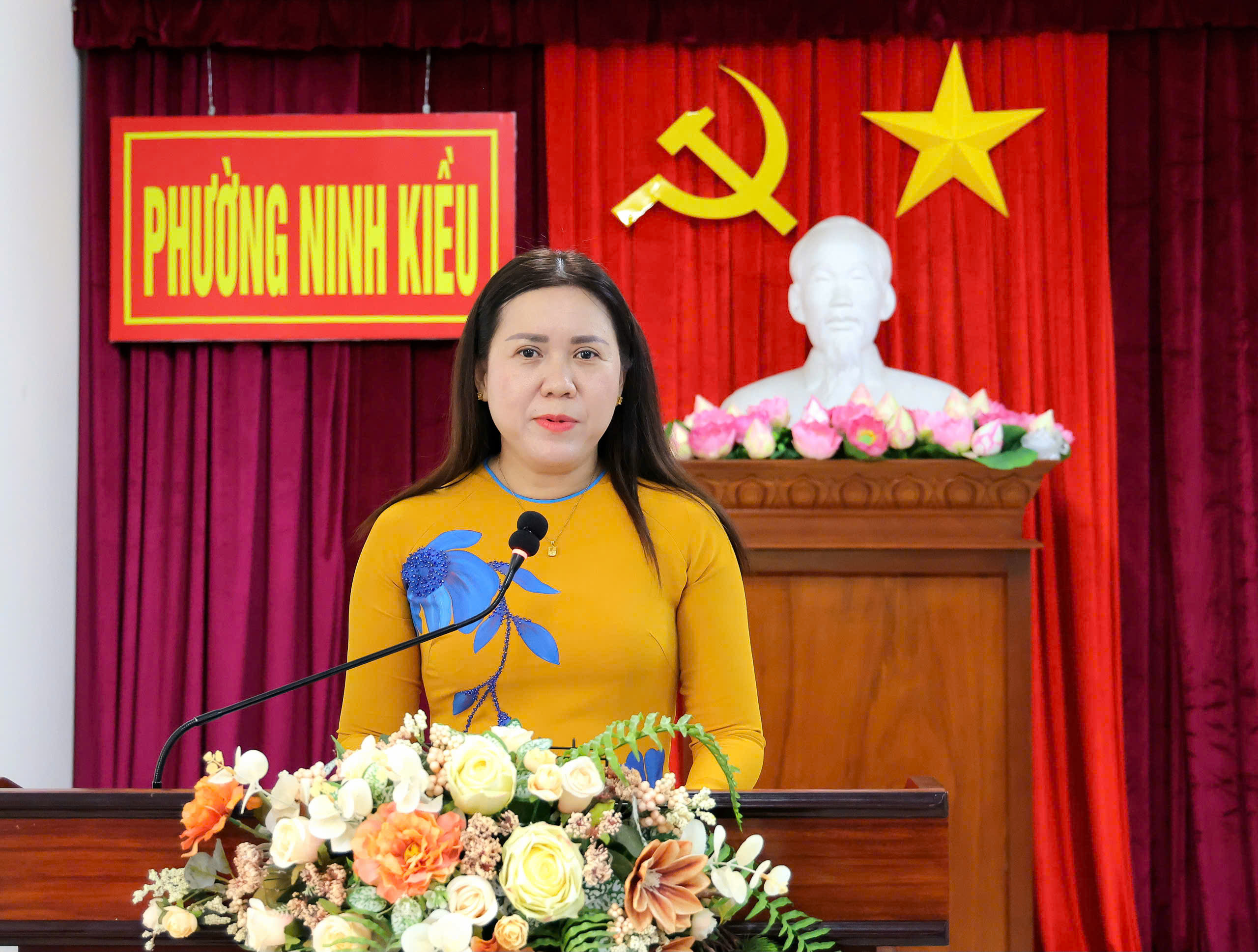 Bà Nguyễn Thị Hồng Nga - Chủ tịch UB MTTQVN phường Ninh Kiều phát biểu tại chương trình.