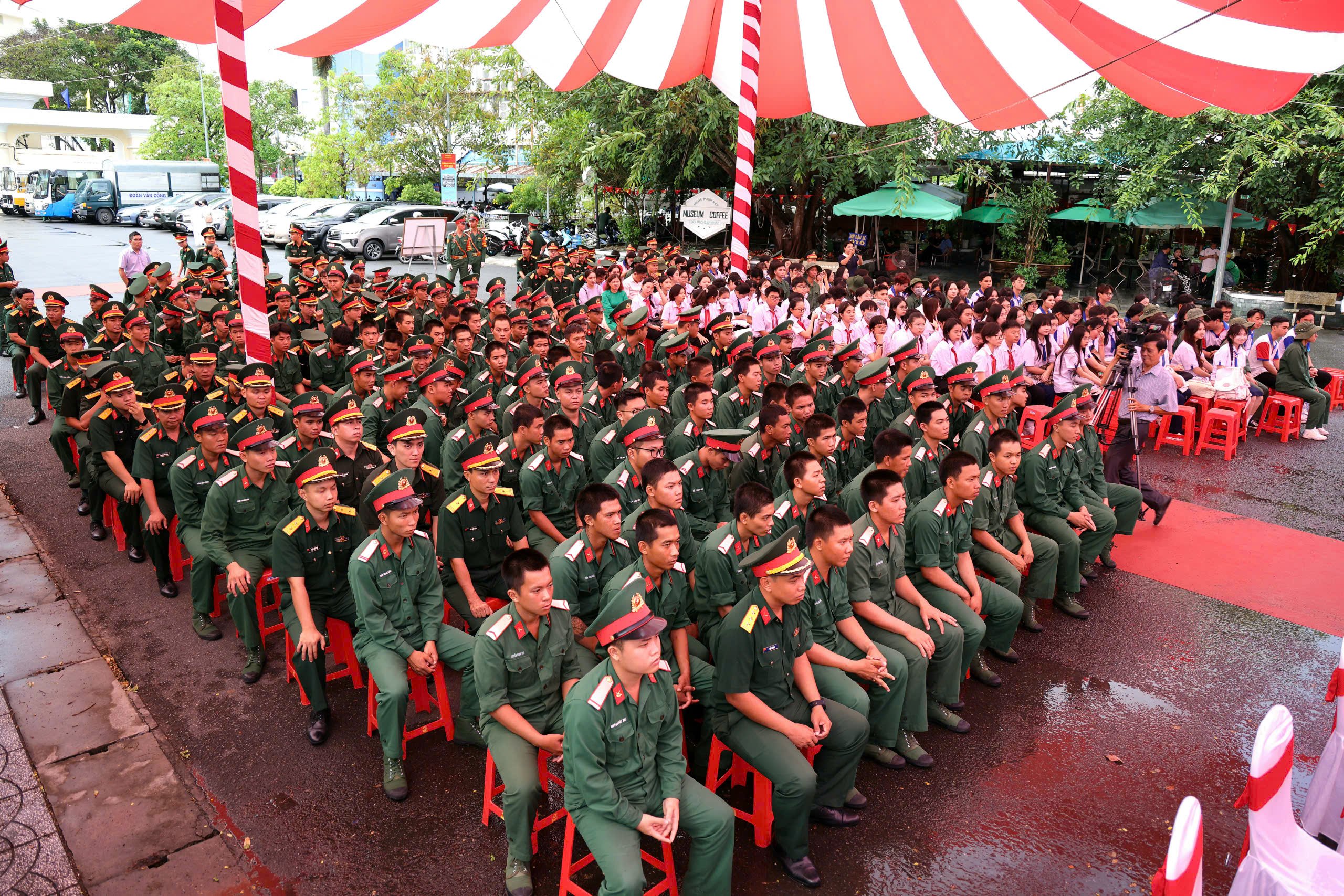 Quang cảnh lễ khai mạc triển lãm chuyên đề “Cách mạng Tháng Tám - mốc son lịch sử”