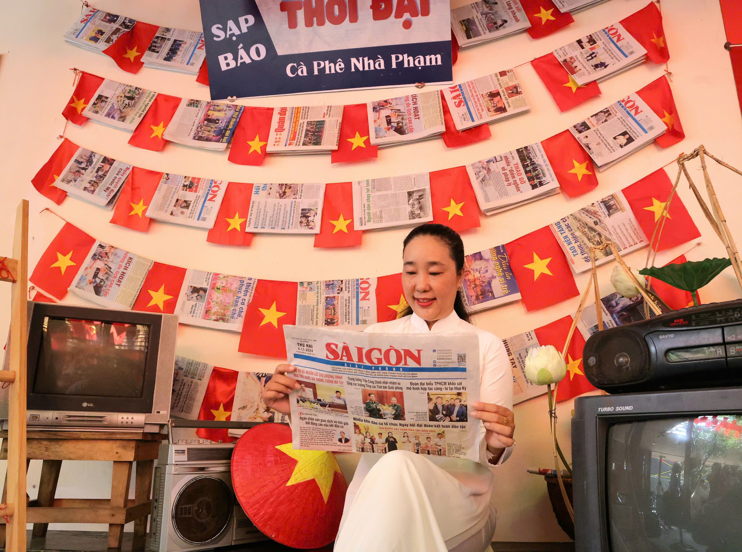 Một góc hình ảnh sạp báo xưa.