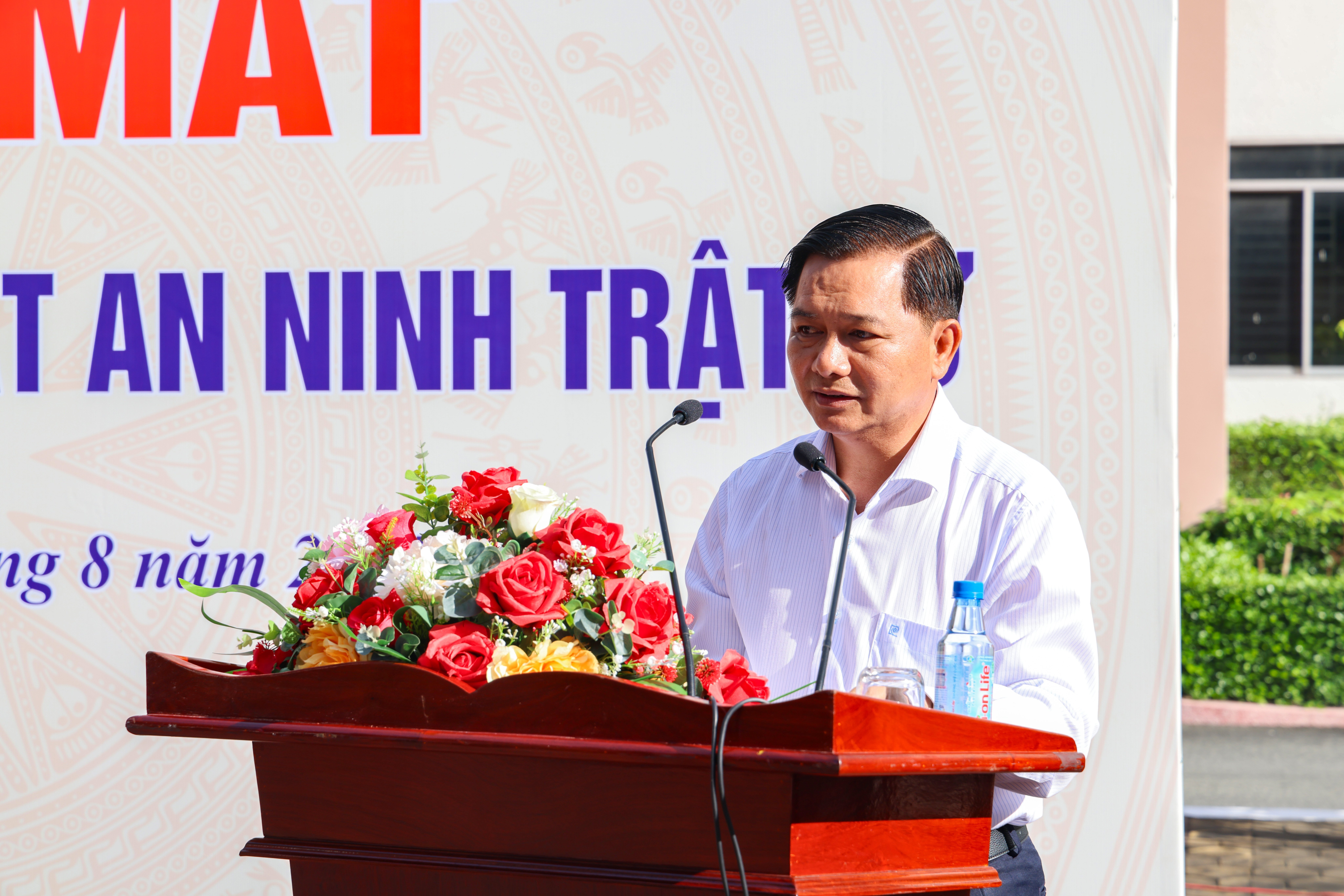 Ông Trần Văn Lâu - Phó Bí thư Thành ủy, Chủ tịch UBND TP. Cần Thơ phát biểu tại buổi lễ.