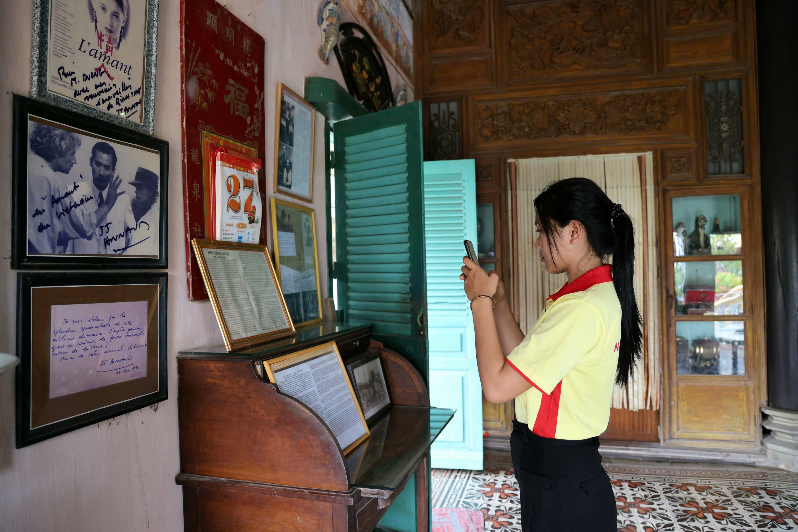 Nổi tiếng nhất là phim “Người tình” với sự góp mặt của hai diễn viên nổi tiếng Lương Gia Huy và Jane March của đạo diễn gạo cội người Pháp Jean Jacques Annaud.