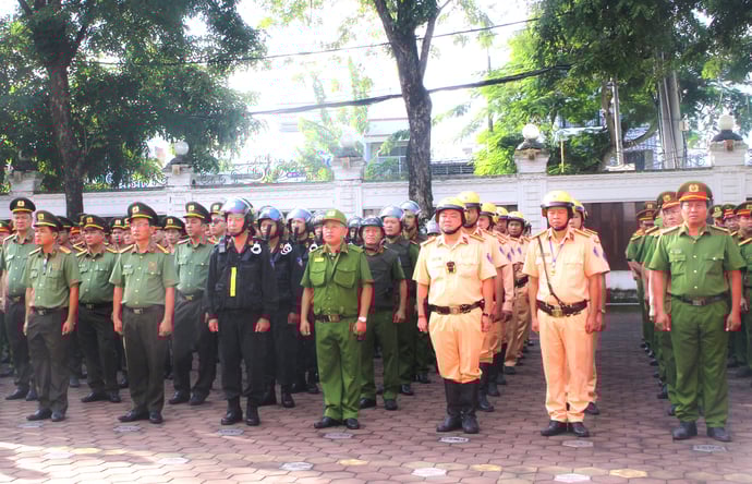 Rra mắt Tổ tuần tra, kiểm soát an ninh trật tự trên địa bàn thành phố (Tổ 198)