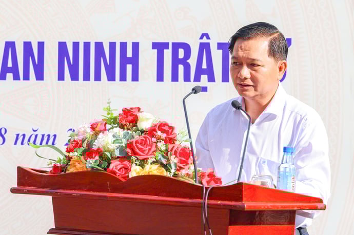 Ông Trần Văn Lâu phát biểu