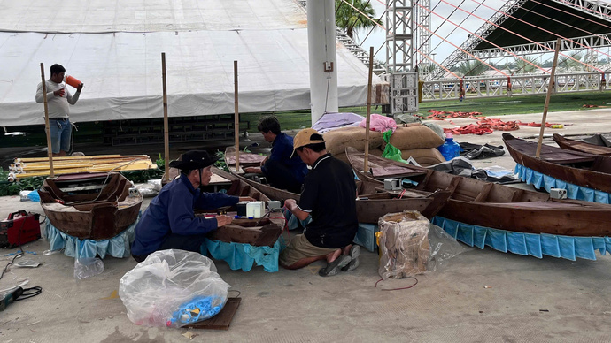 Công tác chuẩn bị đạo cụ công phu