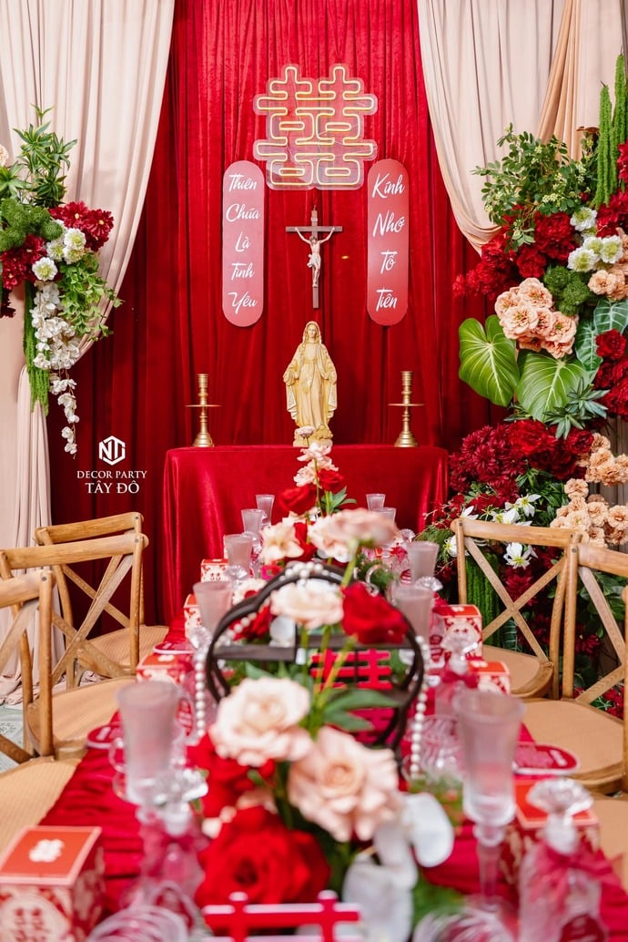 Mỗi sản phẩm của Trường là sự giao thoa hài hòa giữa gu thẩm mỹ cá nhân và yếu tố xu thế thị trường. Anh cho rằng sự nhạy bén với xu hướng mà kết hợp tốt với gu thẩm mỹ cá nhân chính là yếu tố giúp người trẻ không chỉ tồn tại trong nghề mà còn định hình dấu ấn riêng trong lòng khách hàng.