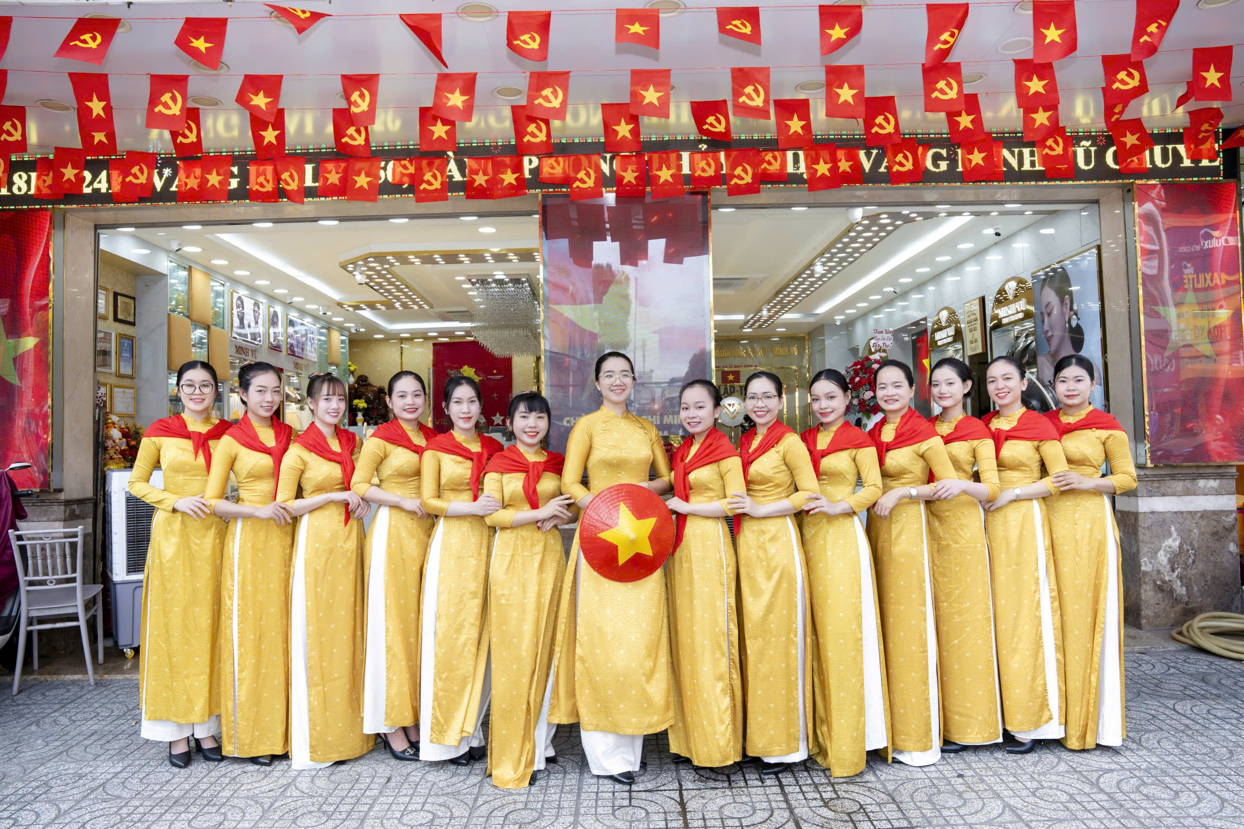 Công ty Minh Vũ Jewelry chào mừng kỷ niệm 80 năm Quốc khánh nước Cộng hòa xã hội chủ nghĩa Việt Nam.