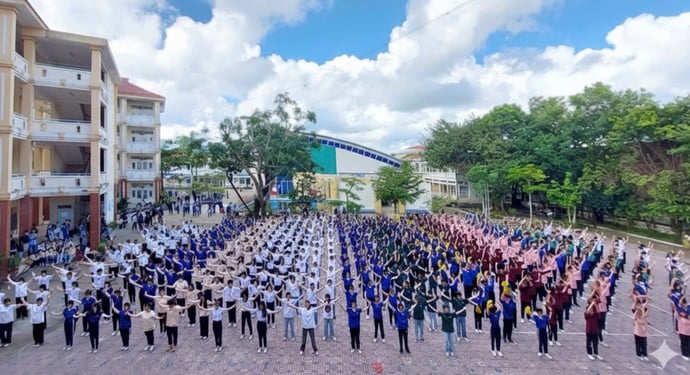 Quang cảnh tươi mới, không gian rộng mở của ngôi trường giàu thành tích học tập – Trường THPT Bùi Hữu Nghĩa