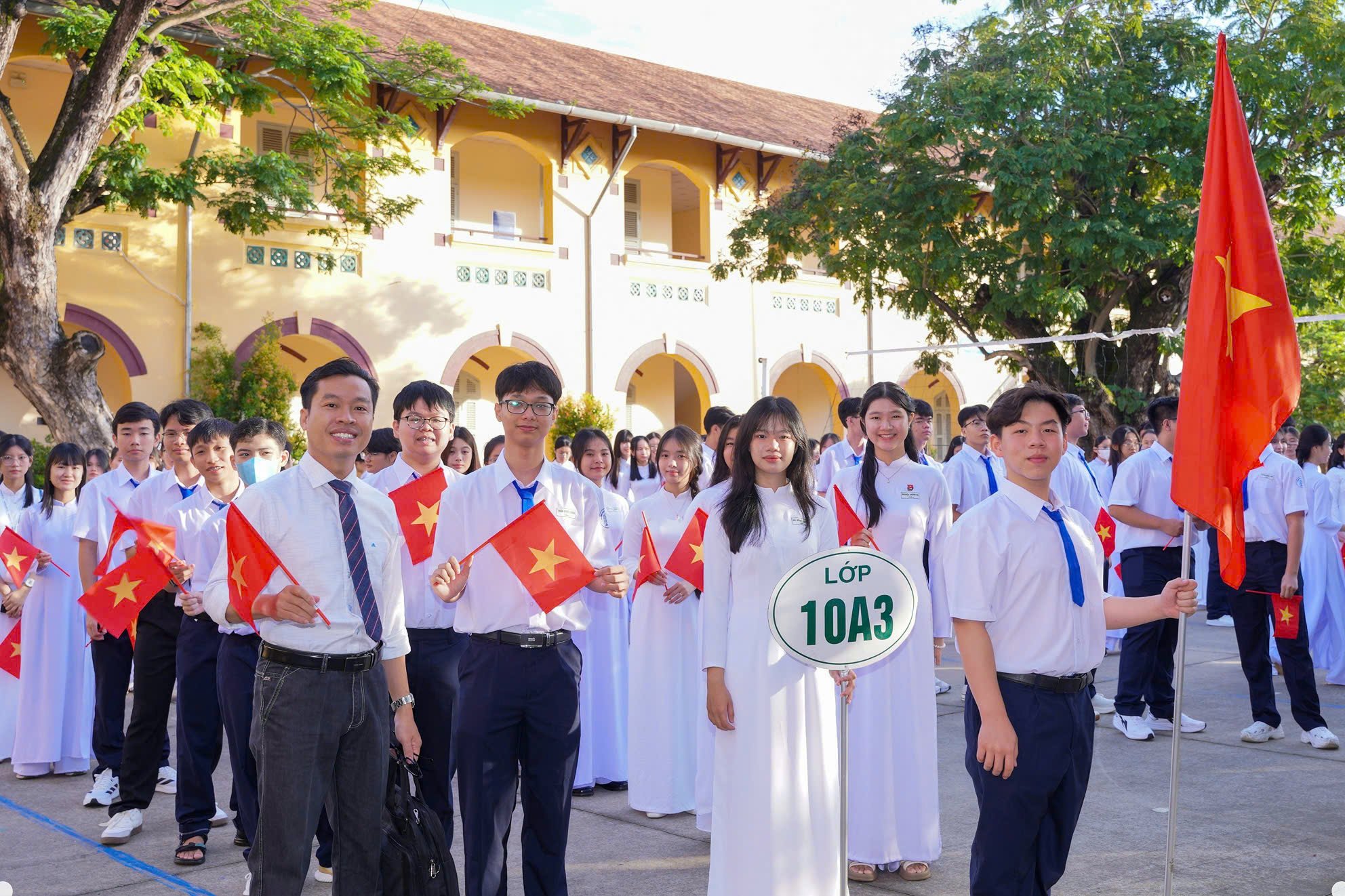 Thầy trò Trường THPT Châu Văn Liêm sẵn sang năm học mới.