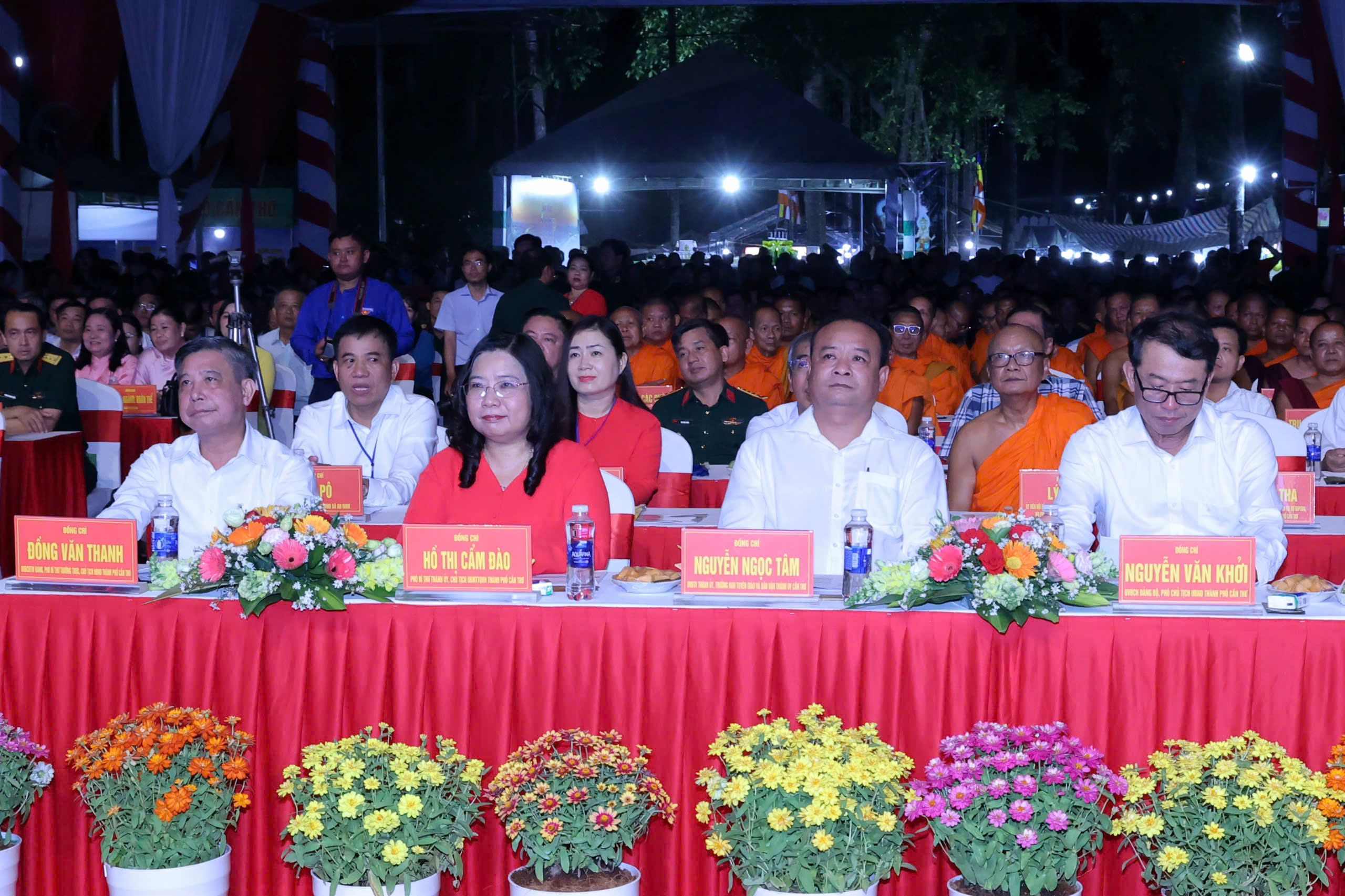 Các đại biểu tham dự chương trình tổng kết các hoạt động Tết Quân Dân mừng Chôl Chnăm Thmây năm 2026.