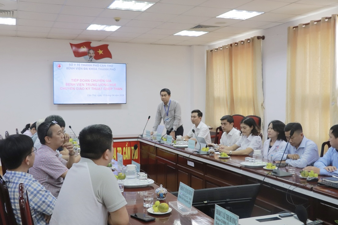 BSCKII. Lý Hồng Khiêm – Giám đốc Bệnh viện ĐKTP Cần Thơ: Phát biểu chào mừng đoàn chuyên gia Bệnh viện Trung Ương Huế.