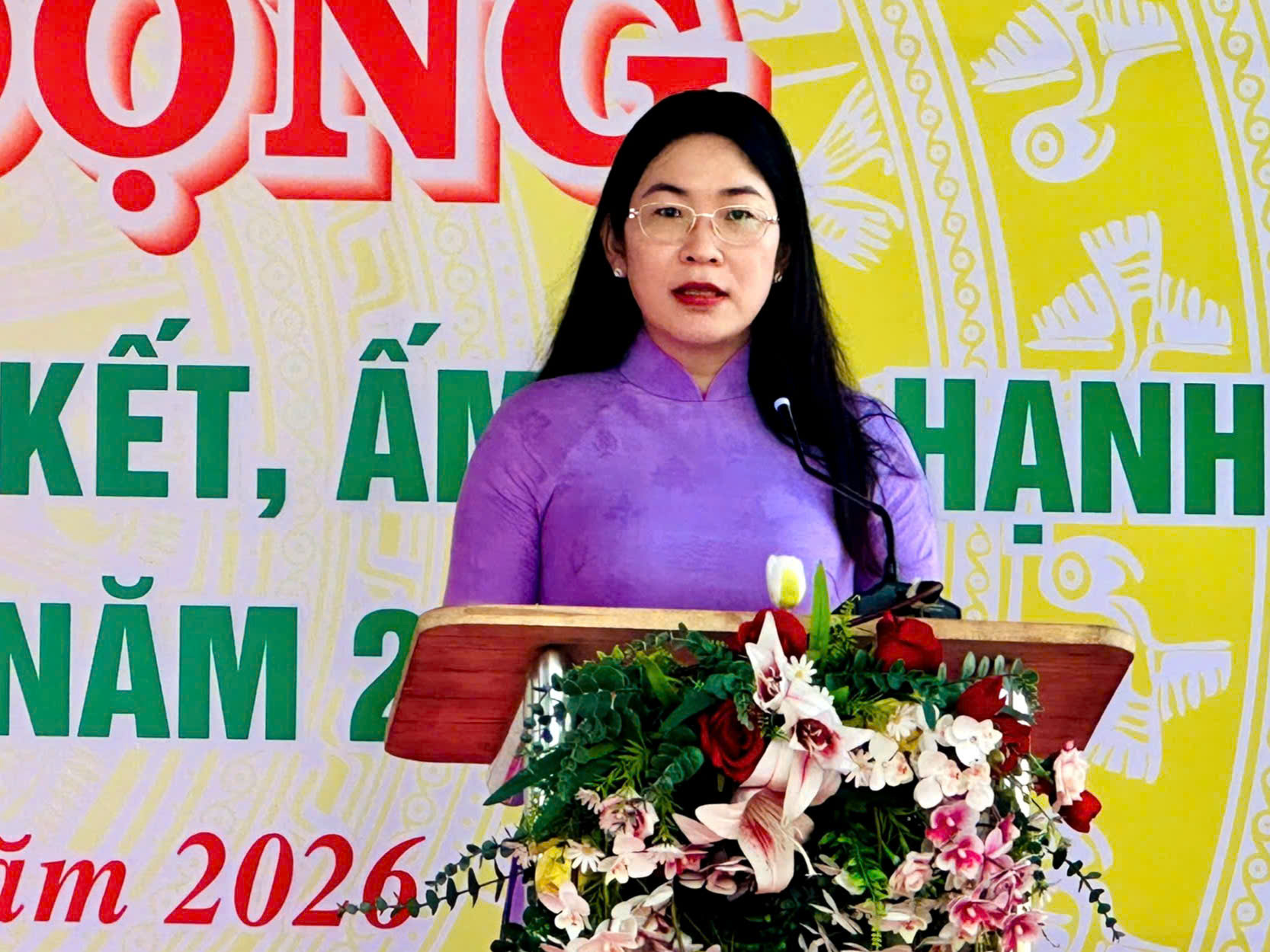 Bà Trần Thị Thanh Thúy - Thành ủy viên, Bí thư Đảng ủy, Chủ tịch HĐND phường Cái Khế phát biểu chỉ đạo tại buổi lễ.
