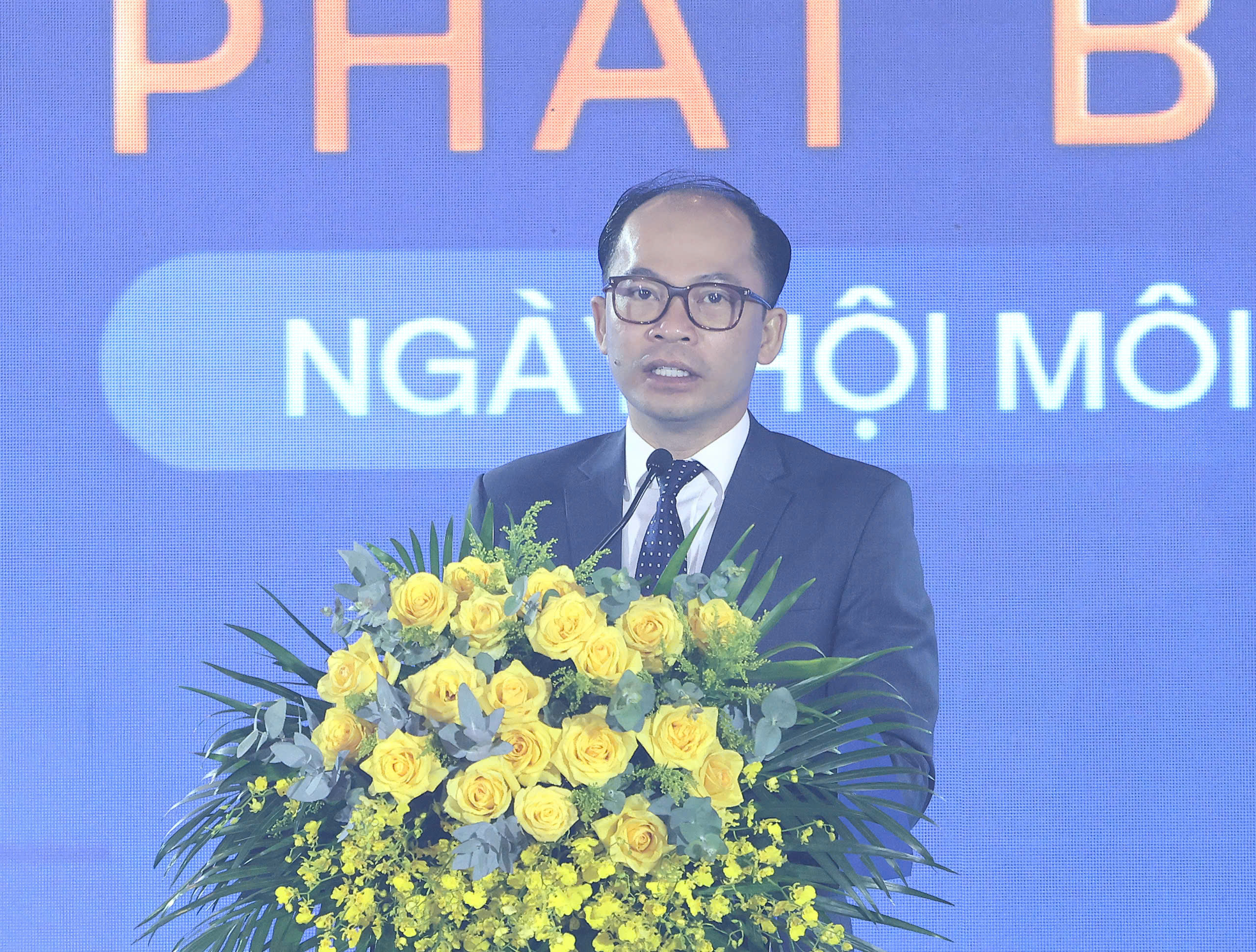 Ông Trần Văn Bình - Phó Chủ tịch kiêm Tổng Thư ký Hội Môi giới Bất động sản Việt Nam (VARS) phát biểu khai mạc ngày hội.