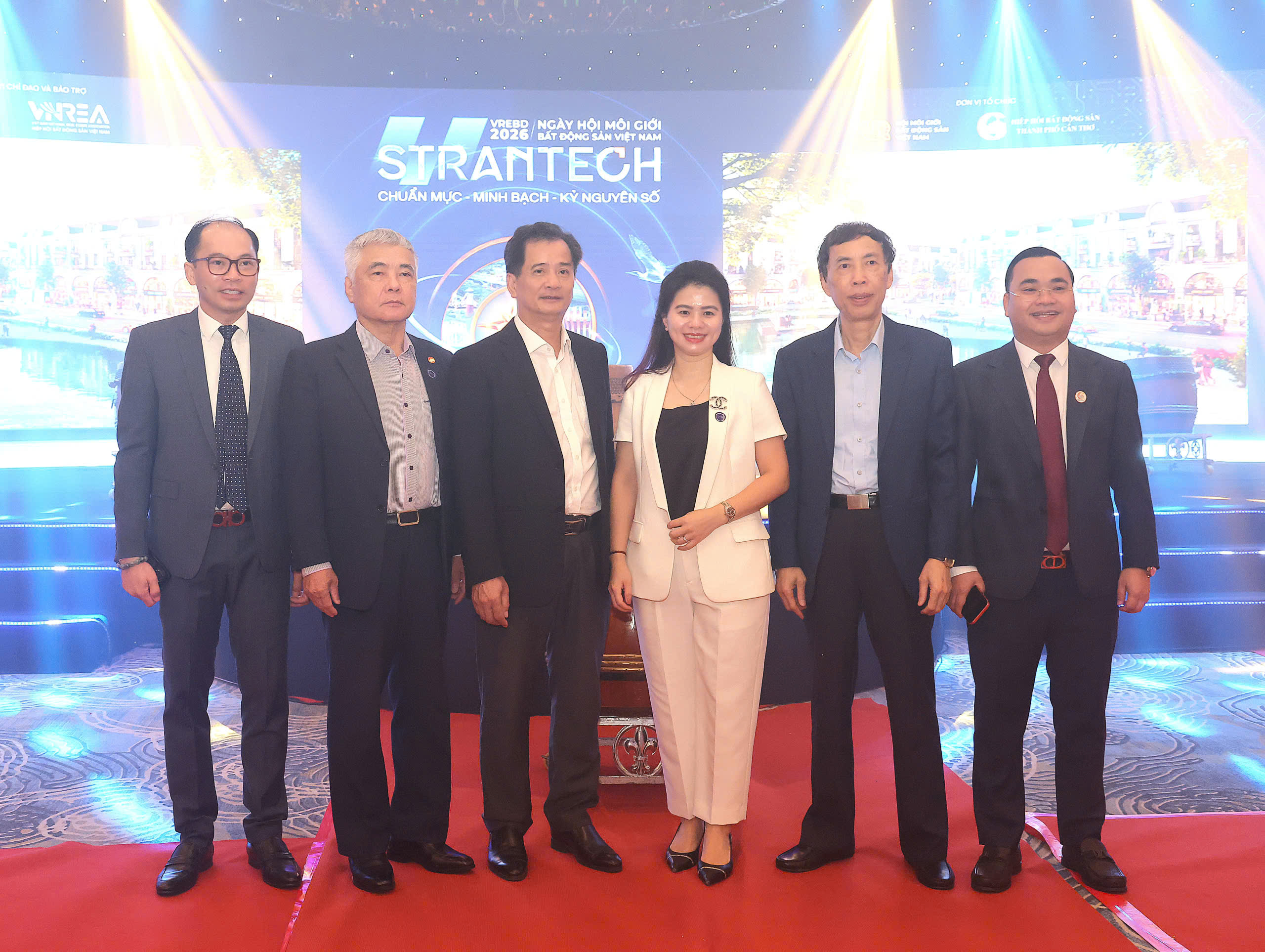 Ngày hội Môi giới Bất động sản Việt Nam 2026 với chủ đề 'STRANTECH - Chuẩn mực - Minh bạch - Kỷ nguyên số', hướng đến kỷ niệm 20 năm Ngày truyền thống Nghề Môi giới Bất động sản Việt Nam (29/6/2006 - 29/6/2026).