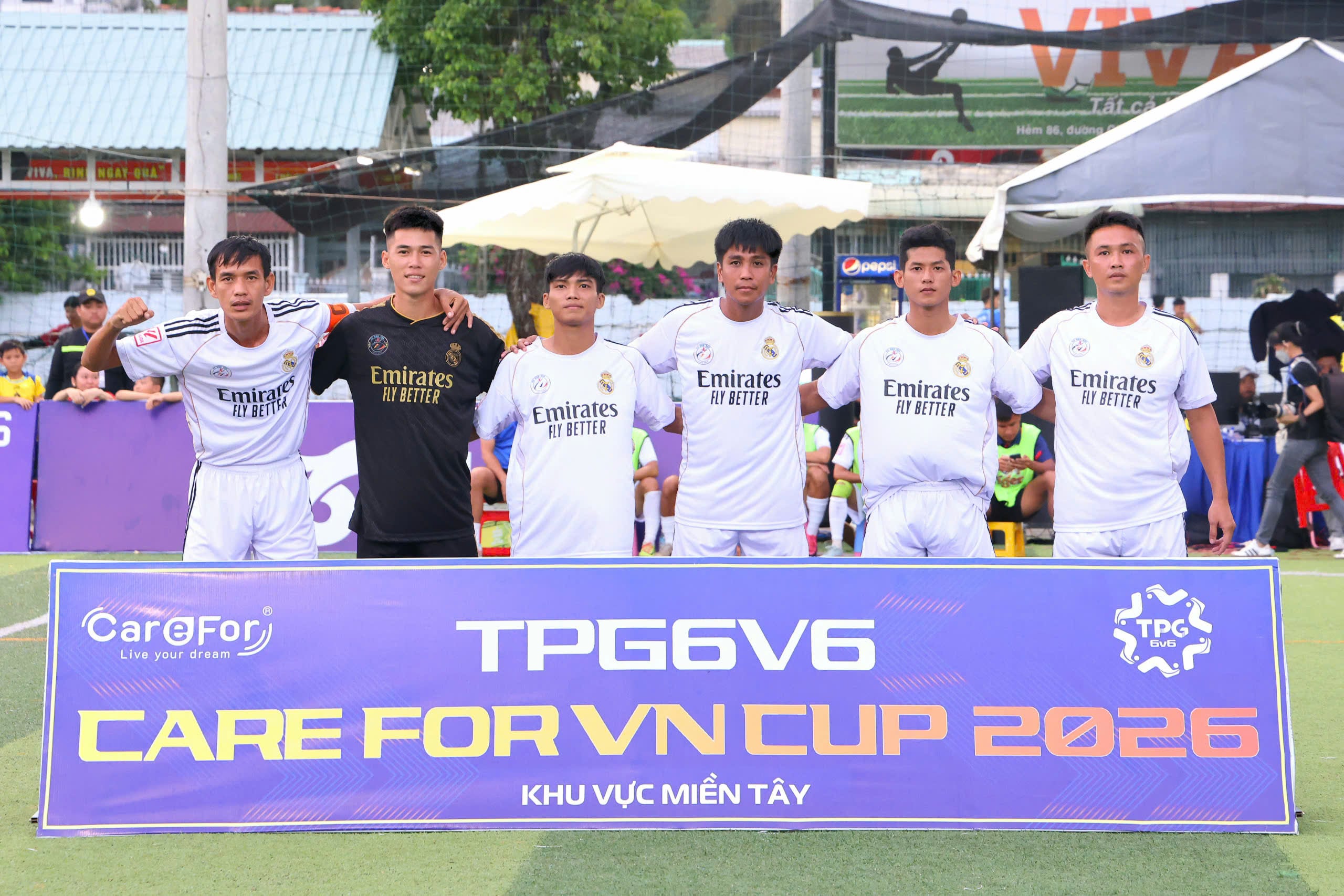 Đội Ngô Gia FC tham gia trận chung kết.