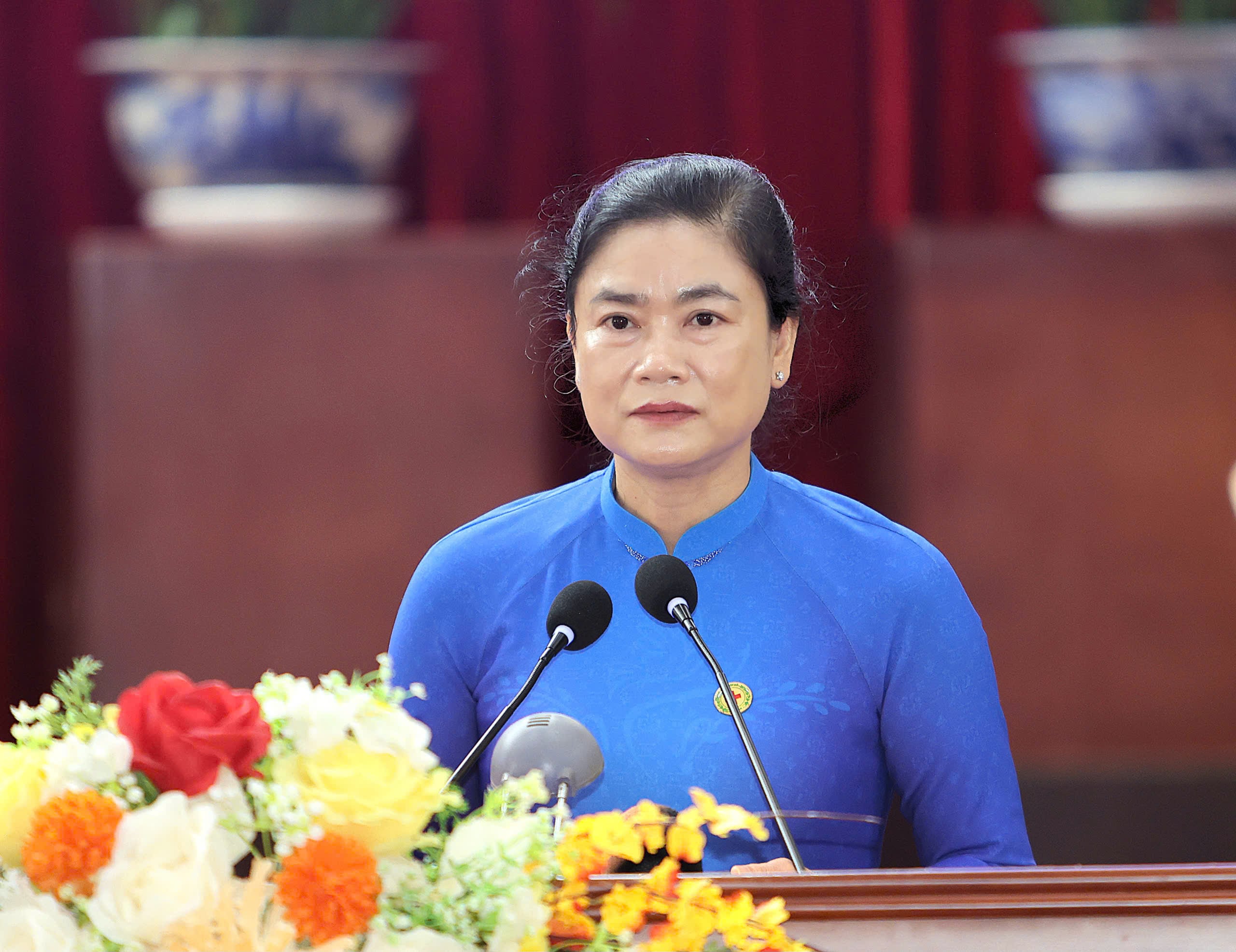 Bà Đỗ Thị Thu Thảo - Đại biểu Quốc hội khóa XVI, Chủ tịch Trung ương Hội Chữ thập đỏ Việt Nam phát biểu chỉ đạo tại Đại hội.