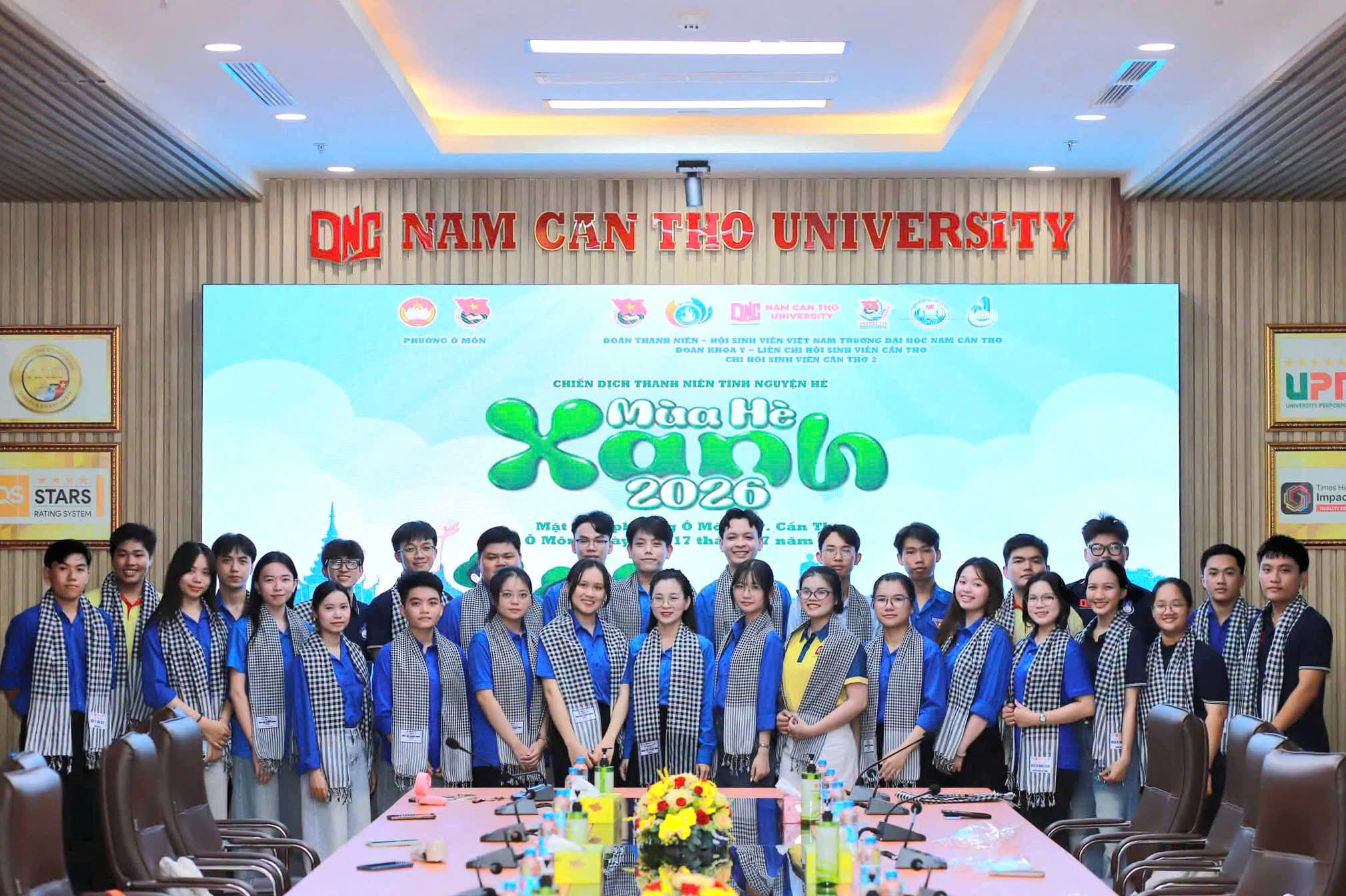 Buổi lễ tiếp thêm khí thế và quyết tâm cho các chiến sĩ trước khi chính thức lên đường thực hiện nhiệm vụ tình nguyện.