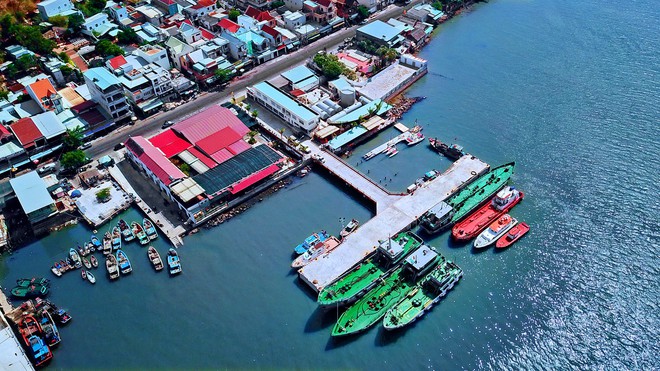 The Prime Minister agreed to implement the investment project to build a general port, petroleum marine logistics in Sao Mai - Ben Dinh area from July 2012.