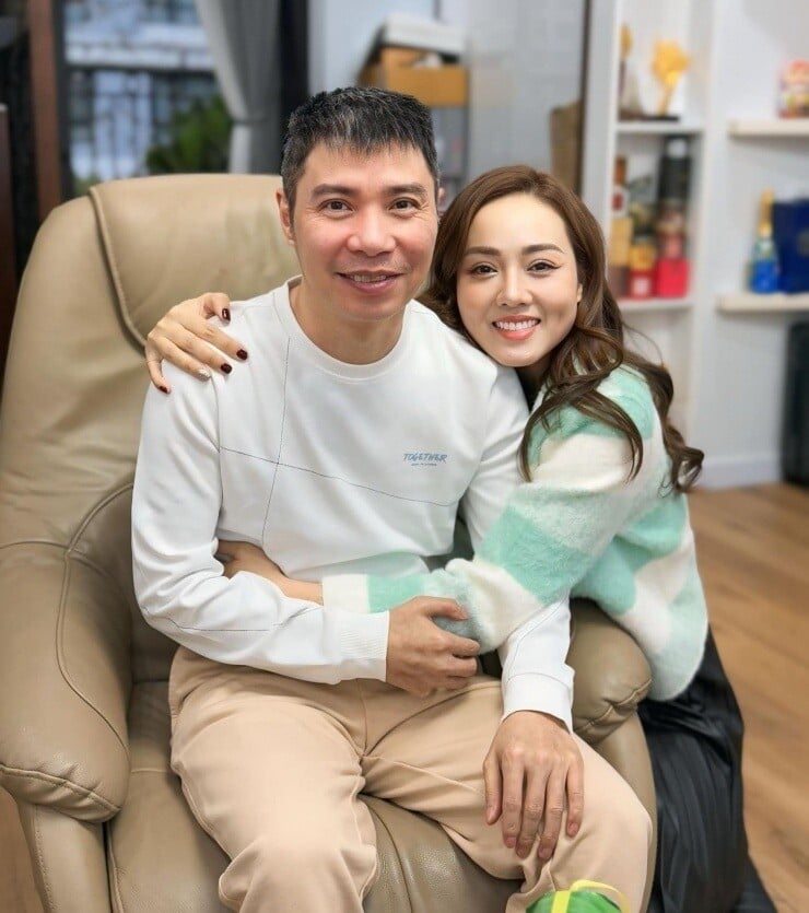 vo-nsnd-cong-ly-noi-chay-an-tung-bua-van-hanh-phuc-chong-tai-xuat-hay-bat-ngo-trong-phim-cha-toi-ngu--92-9-1750783554-531-width740height835