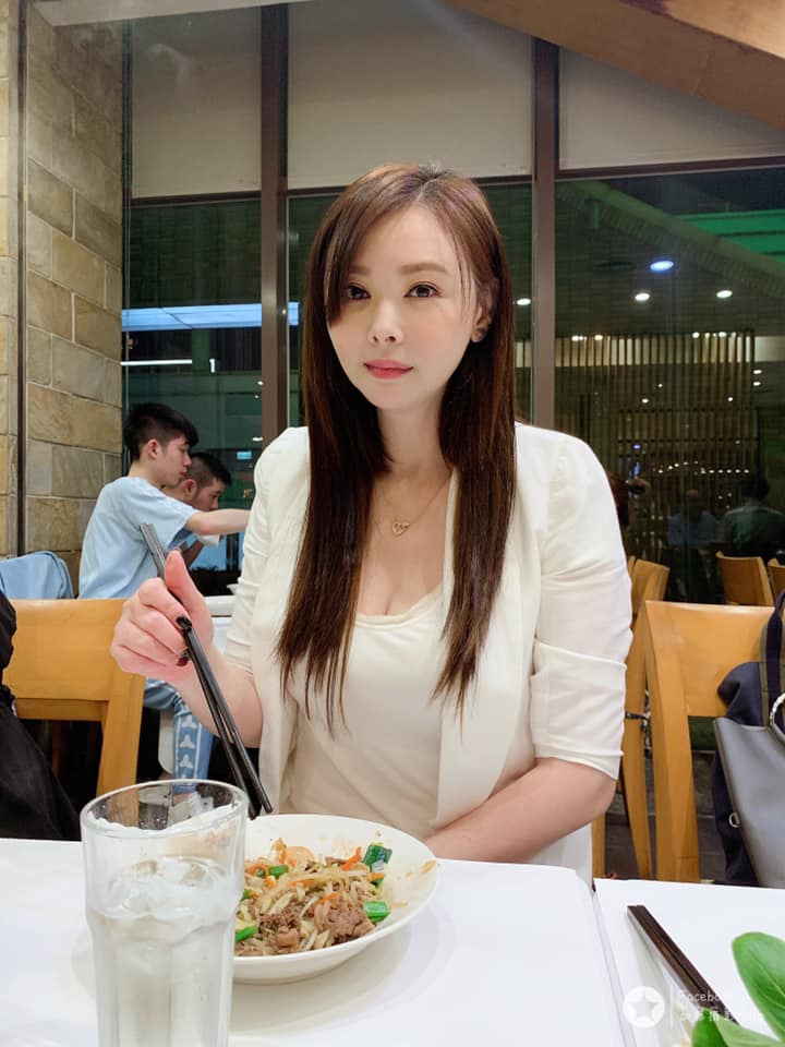 Gallery - 'Ngọc nữ showbiz' 5 năm đi tù 3 lần vì nghiện ngập, nay mắc ung thư tá tràng di căn, chồng tài xế xe công nghệ thì bị bắt vì tội quấy rối tình dục - image 1