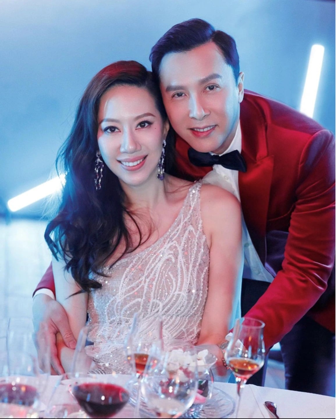 Gallery - Tài tử Chân Tử Đan: Ly hôn vợ đang mang bầu liền cầu hôn Vạn Ỷ Văn trên sóng truyền hình, lấy được vợ giàu thì suốt ngày 'yêu thương vợ con', nhưng con cả đi viện không thèm vào thăm - image 4