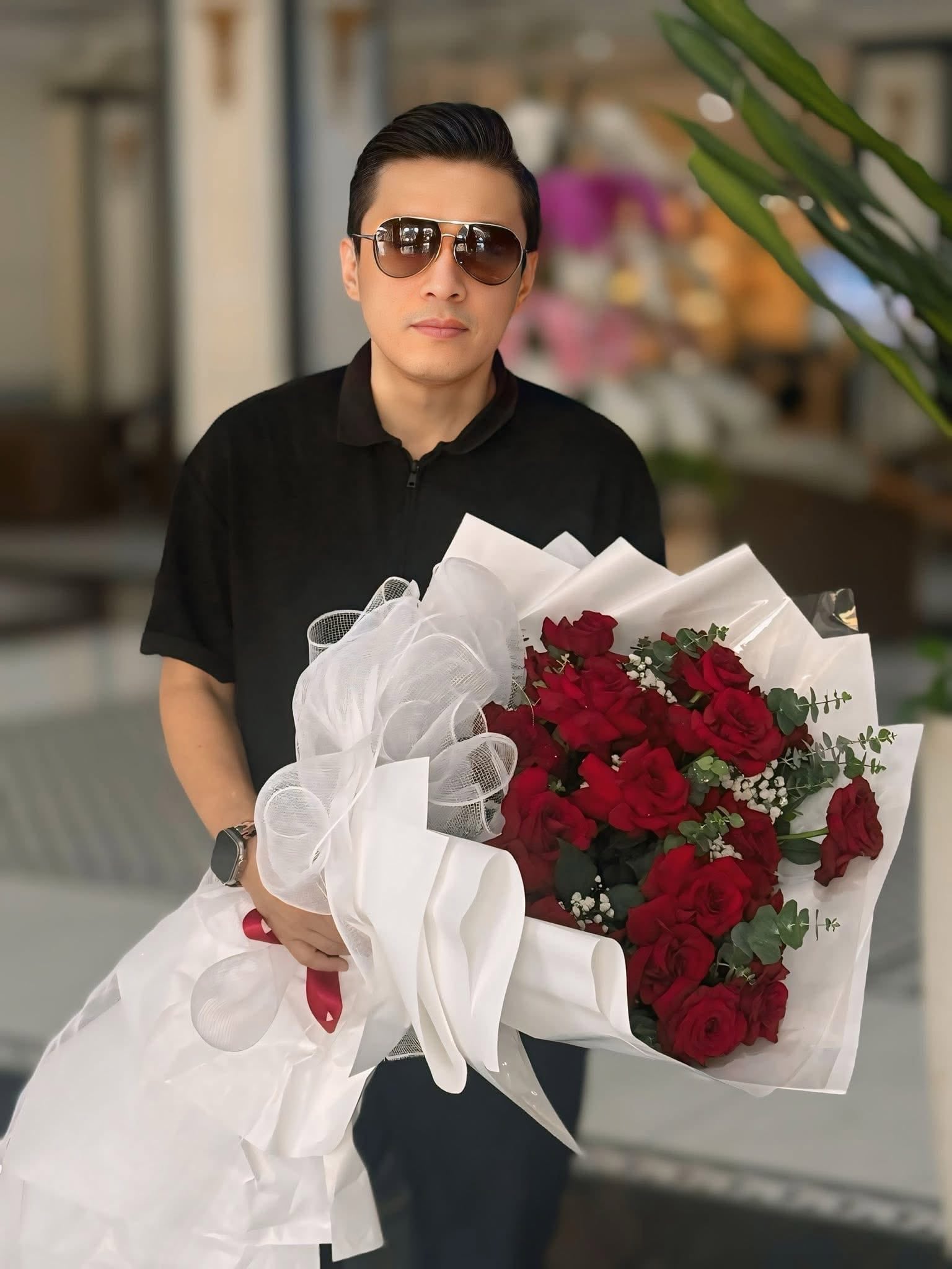 Gallery - Sao Việt 27/6: Tin buồn liên quan đến Hoài Linh; Sự thực về bức ảnh Đen Vâu và Hoàng Thùy Linh đang lan truyền - image 1