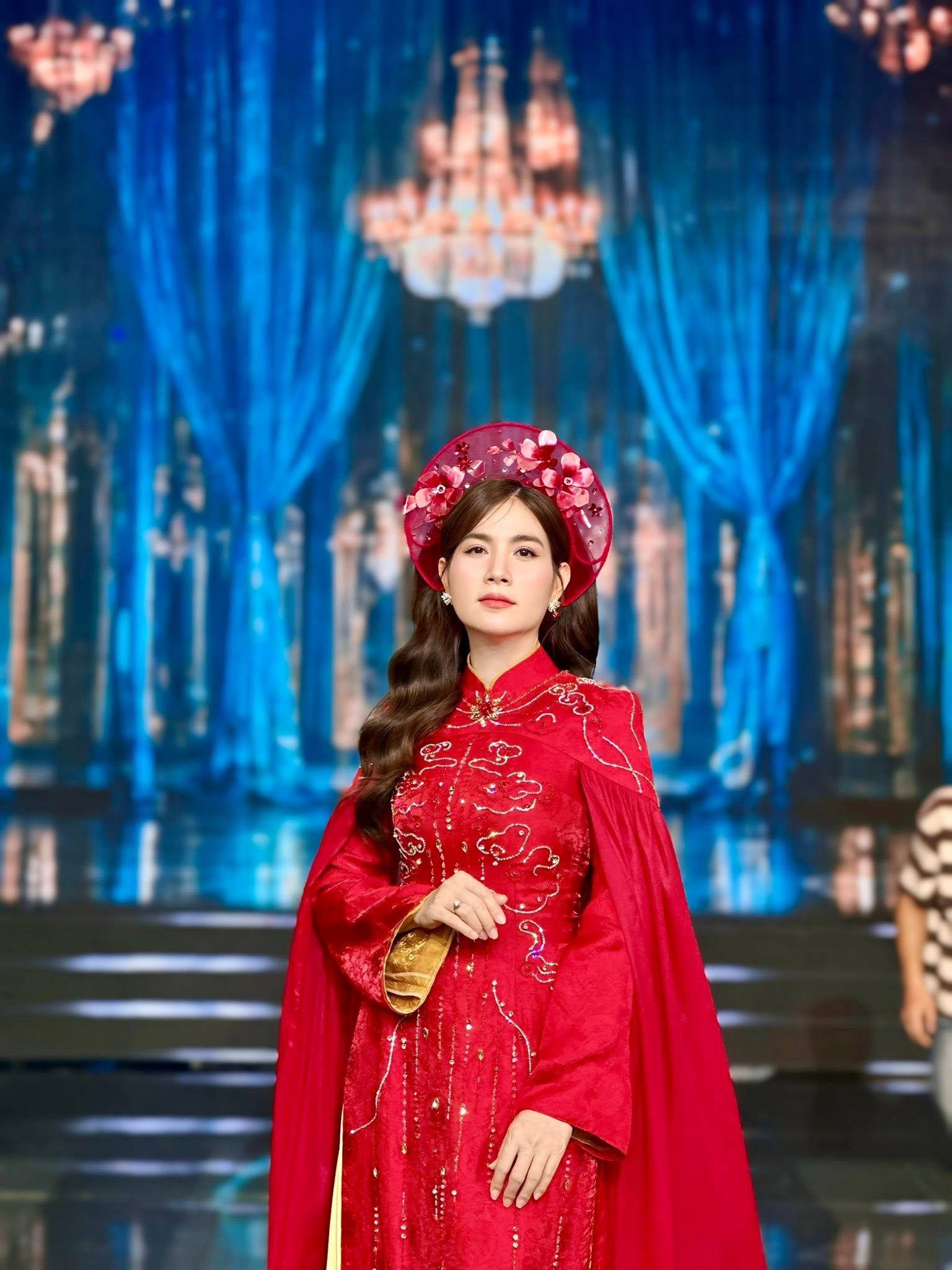 Gallery - Sao Việt 26/6: Em trai Hoài Linh bị trộm móc hết sạch tiền ở châu Âu; Đồng Ánh Quỳnh công khai yêu NSƯT Kim Tuyến hơn 8 tuổi - image 9