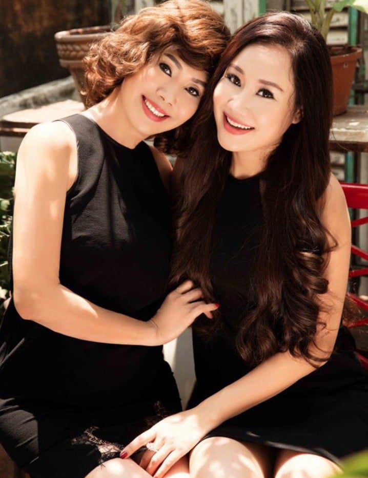 Gallery - BTV thời sự sinh năm 1957 có giọng đọc huyền thoại: Được mệnh danh 'Hoa hậu HTV', có chuyện tình 'chú - cháu' đình đám một thời, con gái là MC nổi tiếng - image 2