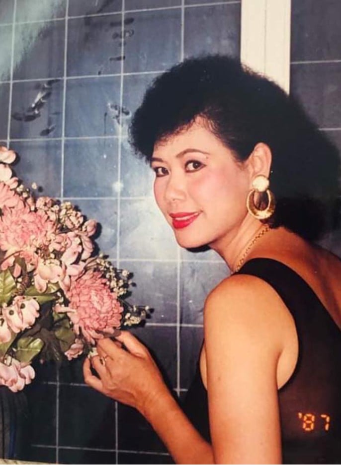 Gallery - BTV thời sự sinh năm 1957 có giọng đọc huyền thoại: Được mệnh danh 'Hoa hậu HTV', có chuyện tình 'chú - cháu' đình đám một thời, con gái là MC nổi tiếng - image 6