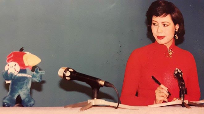 Gallery - BTV thời sự sinh năm 1957 có giọng đọc huyền thoại: Được mệnh danh 'Hoa hậu HTV', có chuyện tình 'chú - cháu' đình đám một thời, con gái là MC nổi tiếng - image 16