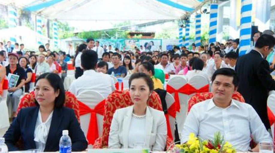 Gallery - Em gái kín tiếng của Cường Đô la: Hạnh phúc với chồng doanh nhân người Hoa, là tỷ phú khét tiếng, giàu vượt mặt anh trai - image 4