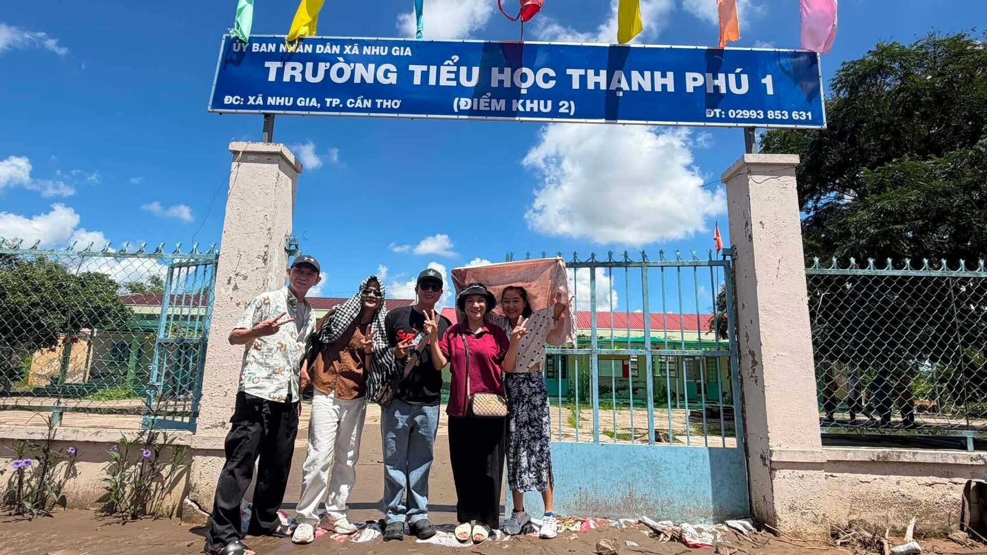 Gallery - Sao Việt 28/6: NSND Việt Anh nói gì về chuyện sinh con với vợ trẻ ở tuổi U70?; Tình hình NSND Công Lý sau khi dừng sang Nhật chữa trị - image 43