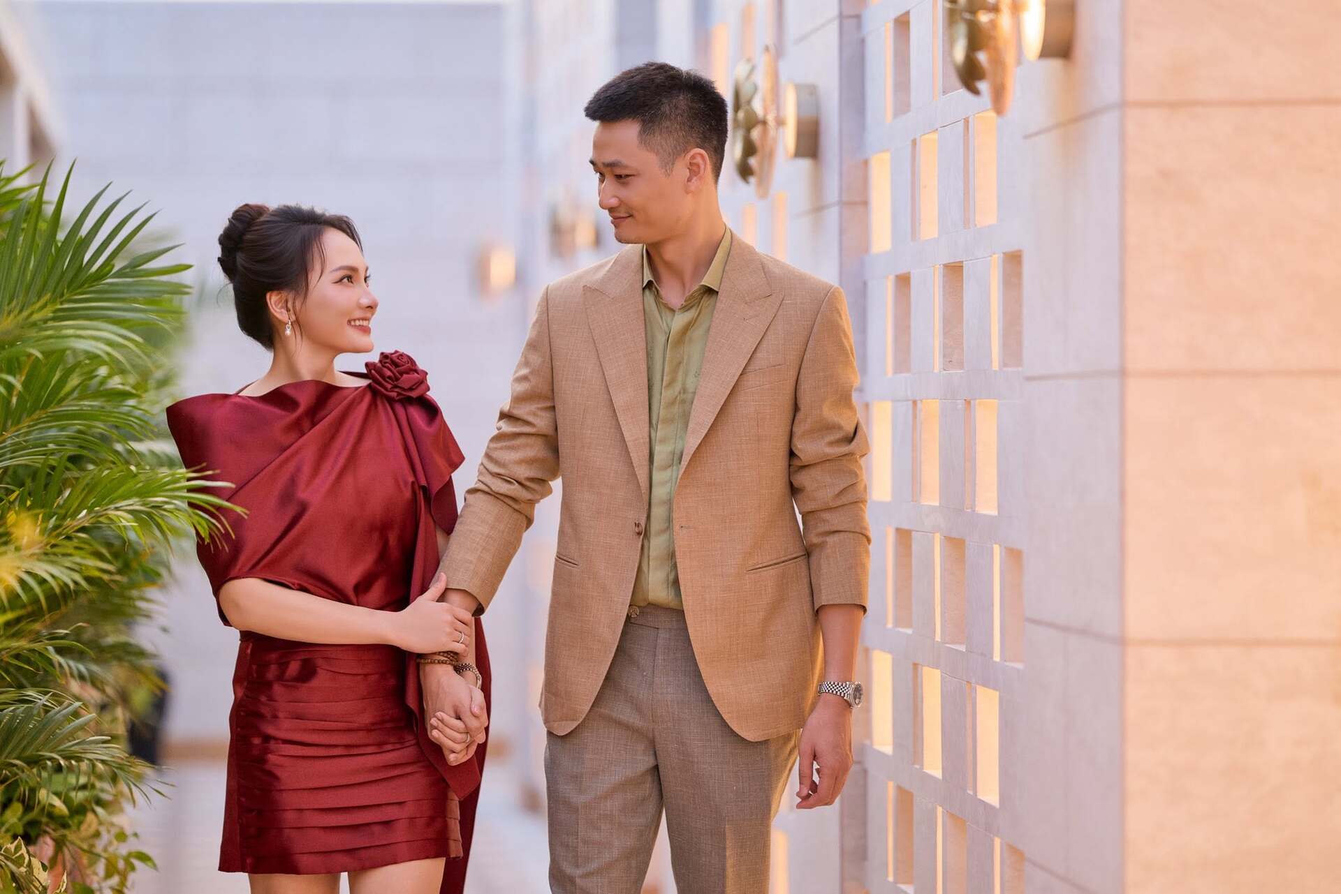 Gallery - Sao Việt 28/6: NSND Việt Anh nói gì về chuyện sinh con với vợ trẻ ở tuổi U70?; Tình hình NSND Công Lý sau khi dừng sang Nhật chữa trị - image 49