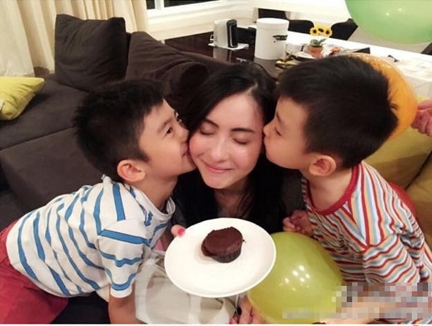 Gallery - Tạ Đình Phong chưa bao giờ ngờ rằng số tiền anh bỏ ra để nuôi dạy hai con trai lại trở thành cứu cánh của vợ cũ Trương Bá Chi - image 6