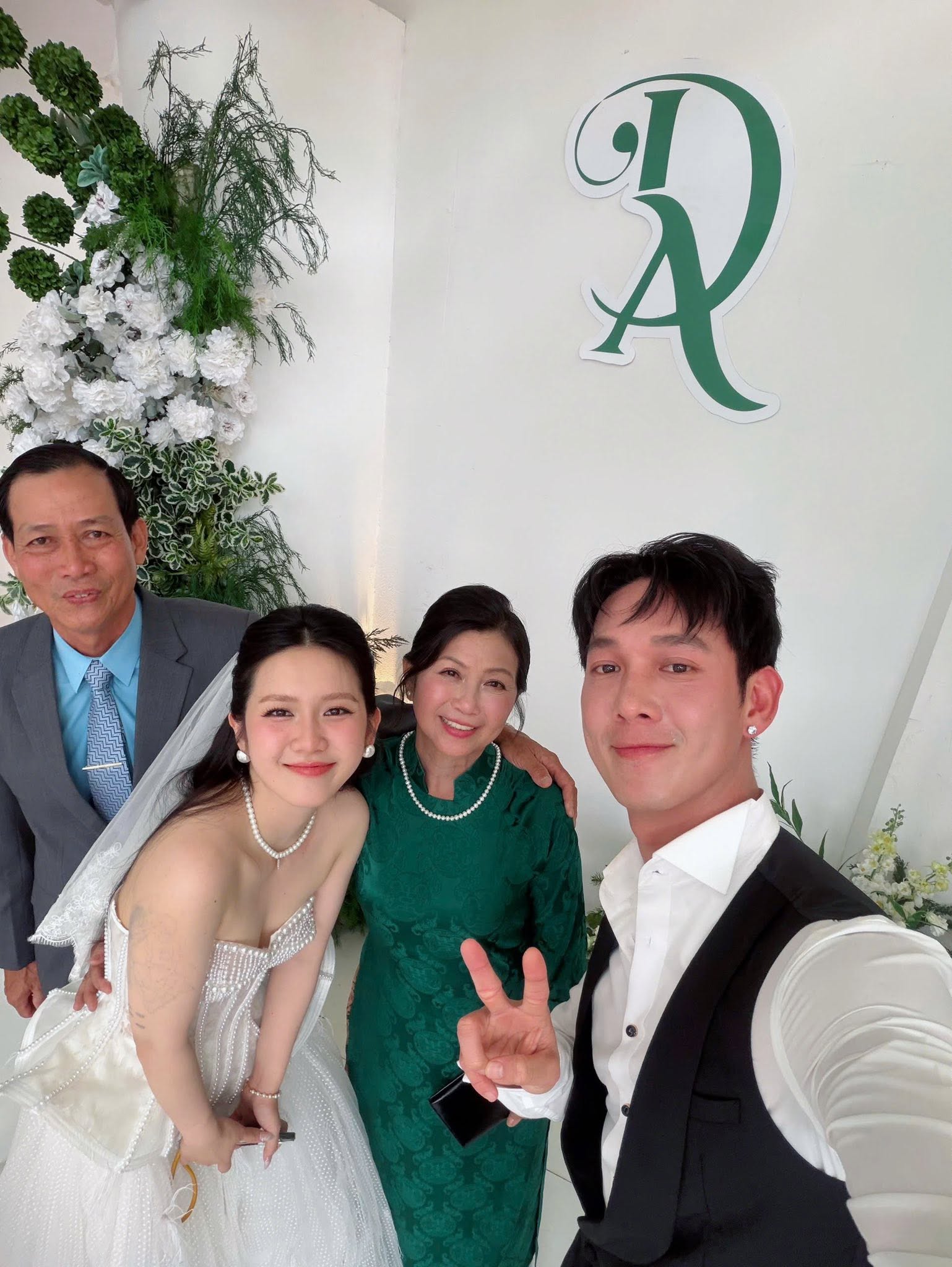 Gallery - Sao Việt 29/6: MC Đan Lê kể về quãng thời gian sống chung với bố mẹ chồng; Song Luân cưới vợ? - image 41