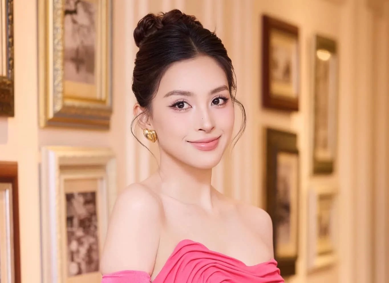 Gallery - Tiểu Vy có màn trả lời khéo léo khi được hỏi: HIEUTHUHAI hay Isaac đẹp trai hơn? - image 4
