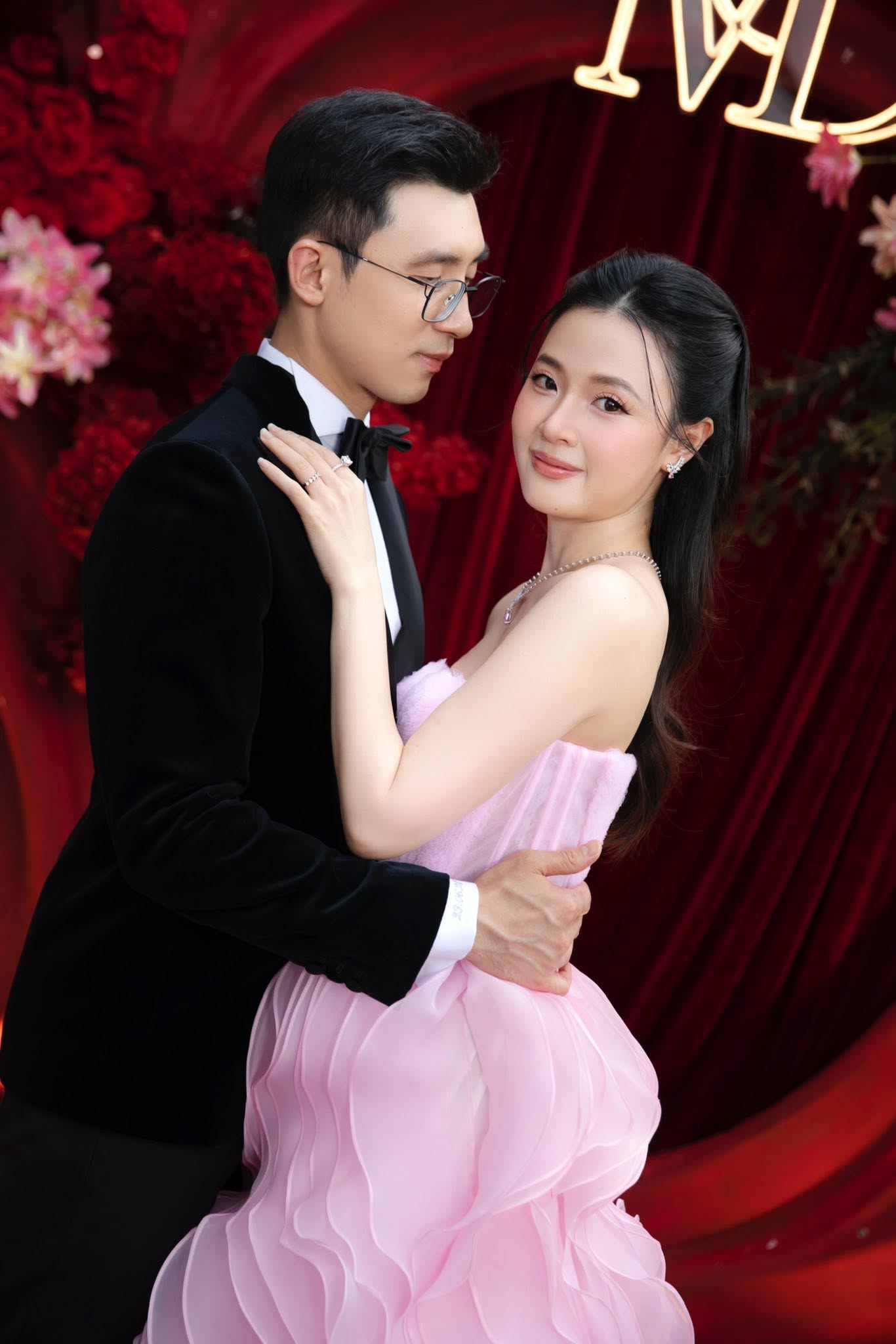 Gallery - Sao Việt 1/7: Midu nói rõ lý do tại sao năm nào cũng tổ chức tiệc kỷ niệm ngày cưới; Mối quan hệ của tình trẻ với con riêng Diệp Lâm Anh - image 36