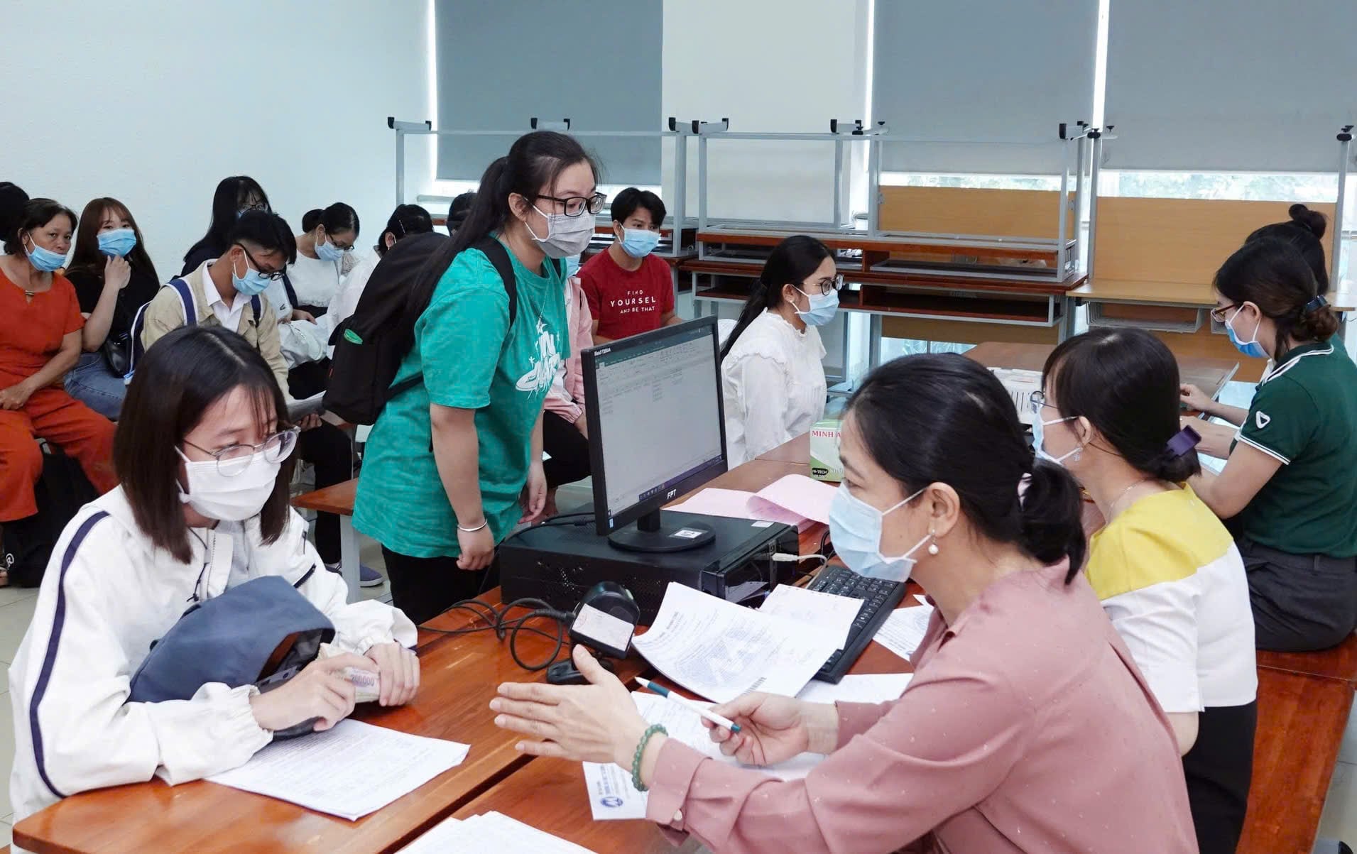 Gallery - Tin vui: Hàng triệu học sinh, sinh viên có thể nhận 8 triệu/tháng từ ngân sách nhà nước - image 1