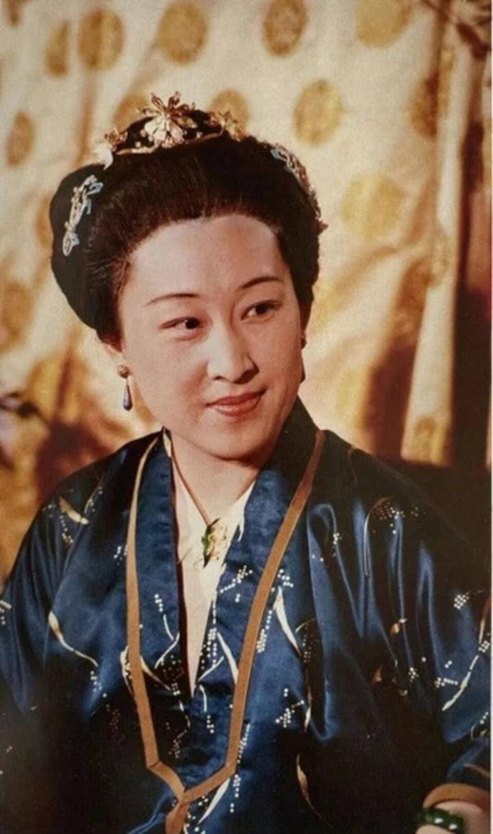 Gallery - Diễn viên 'Hồng lâu mộng' qua đời, dàn sao nổi tiếng trong phim đồng loạt chia buồn - image 1