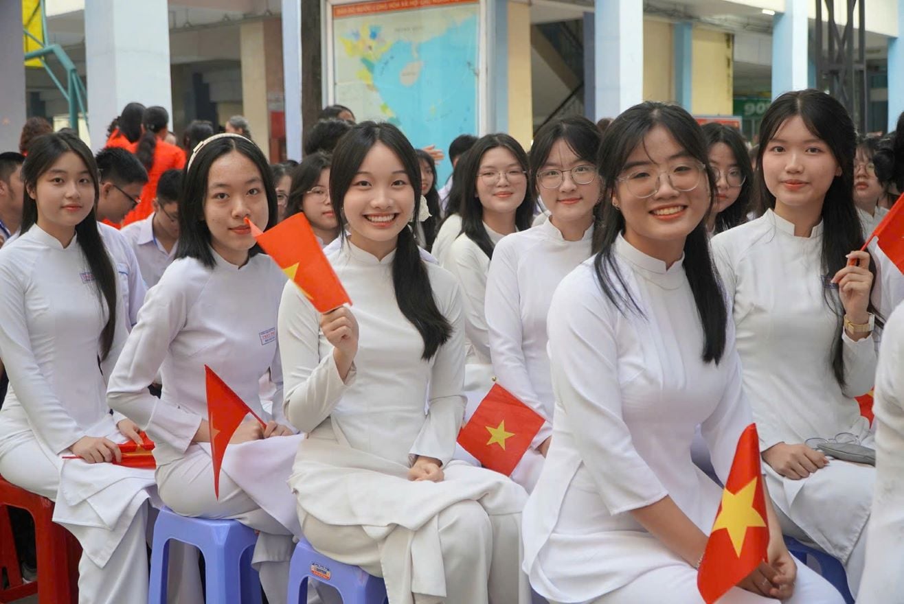 Gallery - Tin vui: Hàng triệu học sinh, sinh viên có thể nhận 8 triệu/tháng từ ngân sách nhà nước - image 2