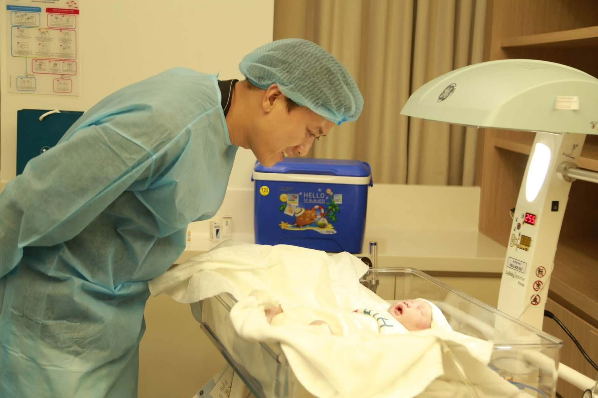 Gallery - Sao Việt 2/7: Nam nghệ sĩ Việt nổi tiếng bị đột quỵ vỡ mạch máu não; Trương Ngọc Ánh bị thay vai sau khi vướng lao lý - image 24